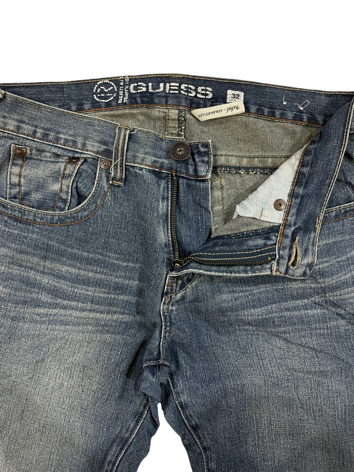 Guess × Vintage Vintage Guess Faded Rebel Straight Jeans Size US 32 / EU 48 - 9 Thumbnail