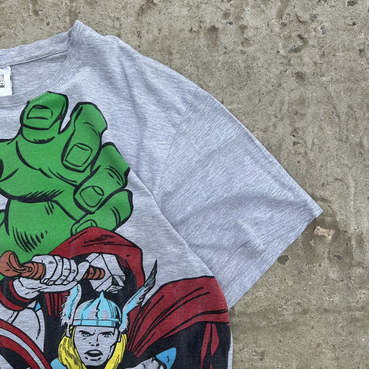 Cartoon Network × Japanese Brand × Marvel Comics Vintage Japanese Style Adult Marvel T-shirts Thror Hulk Y2K Size US L / EU 52-54 / 3 - 4 Thumbnail