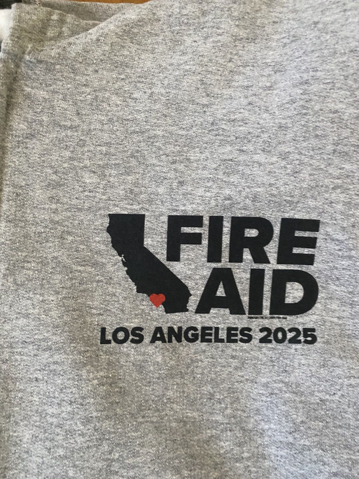 Other Yoshitomo Nara LA Fire Aid Tee Size US XL / EU 56 / 4 - 4 Thumbnail
