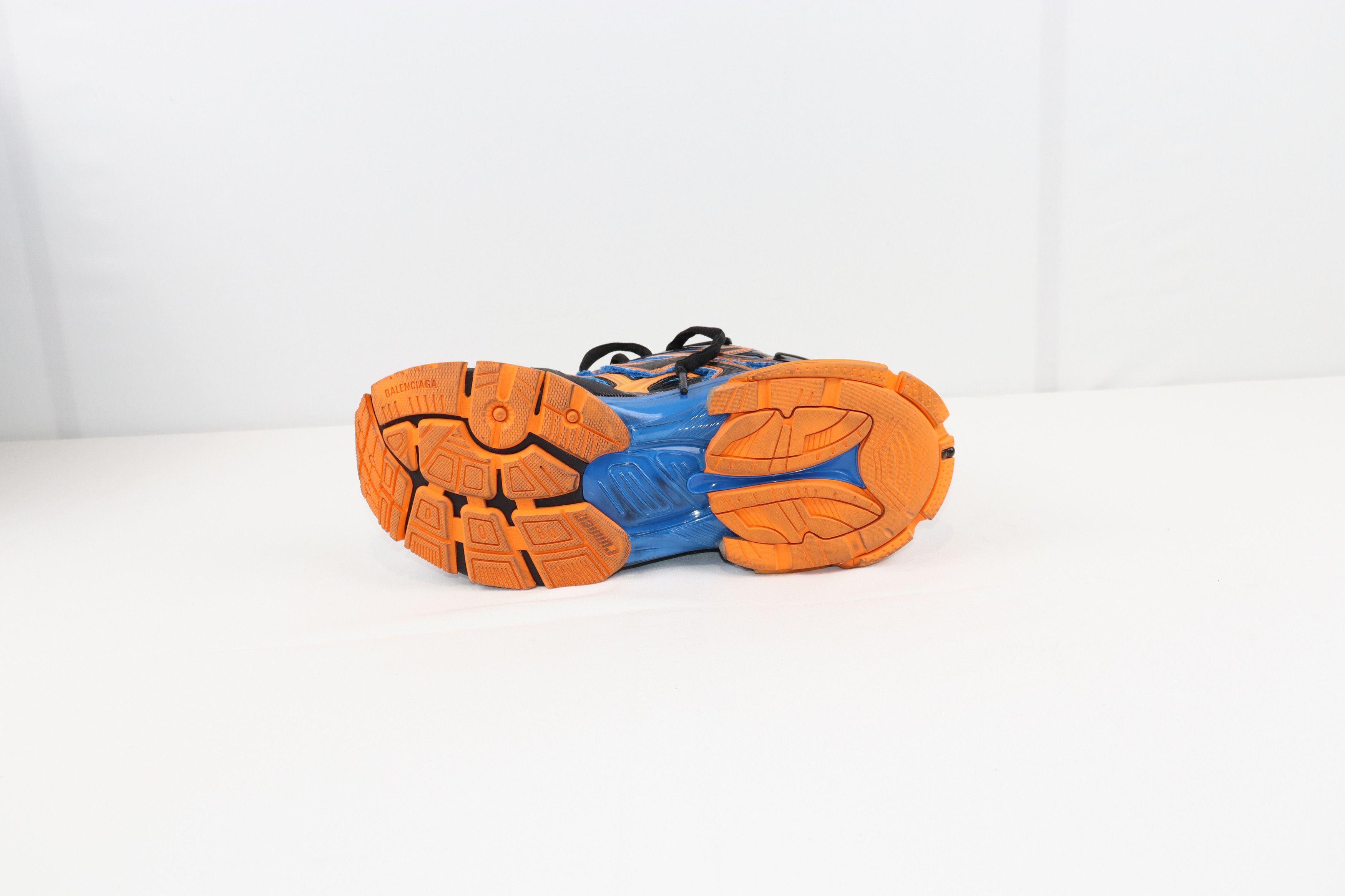 Balenciaga o1rshd1 Q:3 / Caged Mesh Runners Knicks Color Way Multicolor Size US 9 / EU 42 - 5 Thumbnail