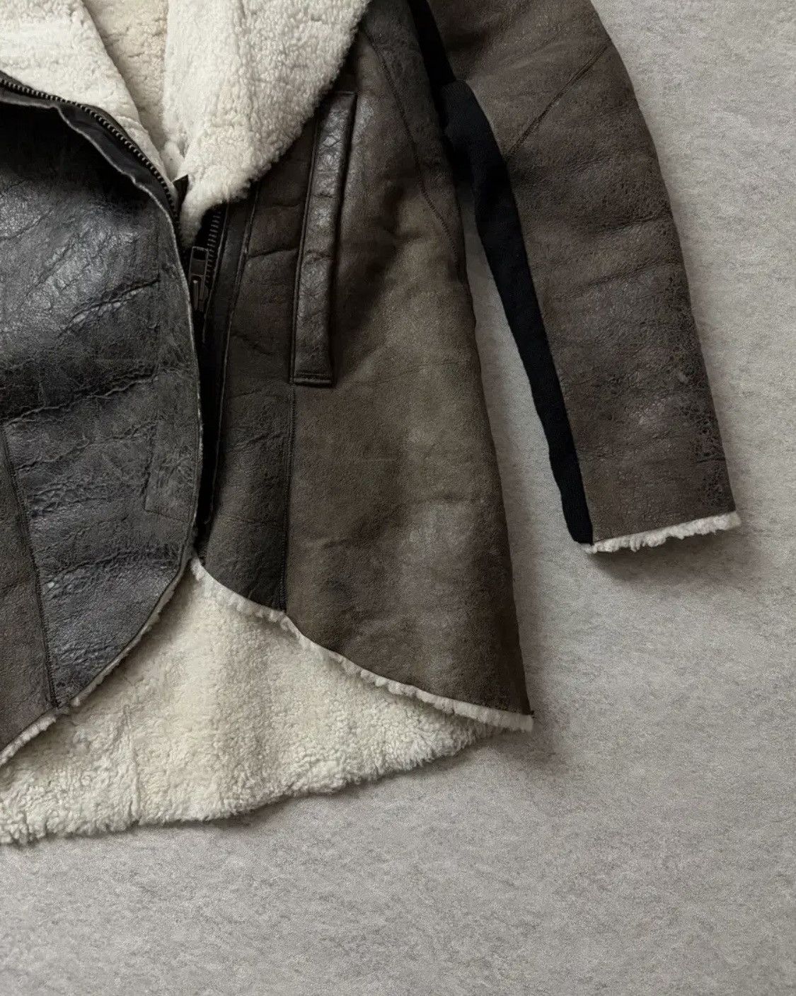 Helmut Lang Helmut Lang Asymmetric Shearling Lambskin Leather Jacket Size S / US 4 / IT 40 - 4 Thumbnail