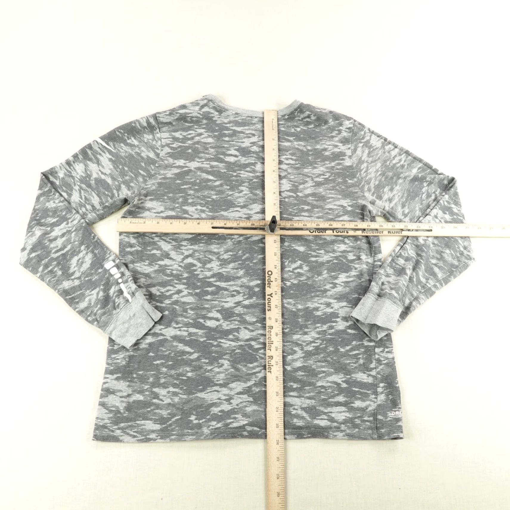 Nike Nike Shirt Womens Large Gray Dri Fit Camo Lightweight Elite Performance Top Gym Size L / US 10 / IT 46 - 7 Thumbnail