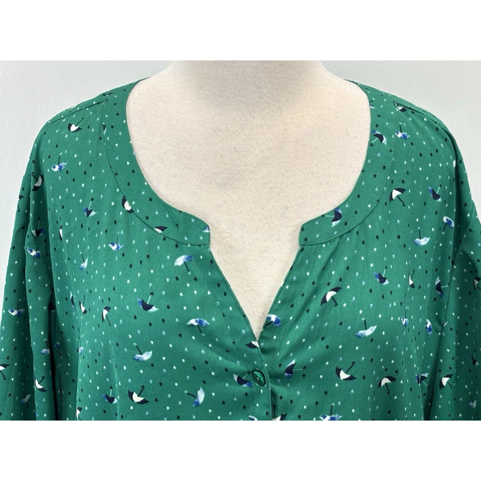 Vintage Catherines Top Blouse Womens 3X Plus Green Umbrellas Print Chiffon Tie Sleeve Button Up Size XXL / US 16-18 / IT 52-54 - 5 Thumbnail