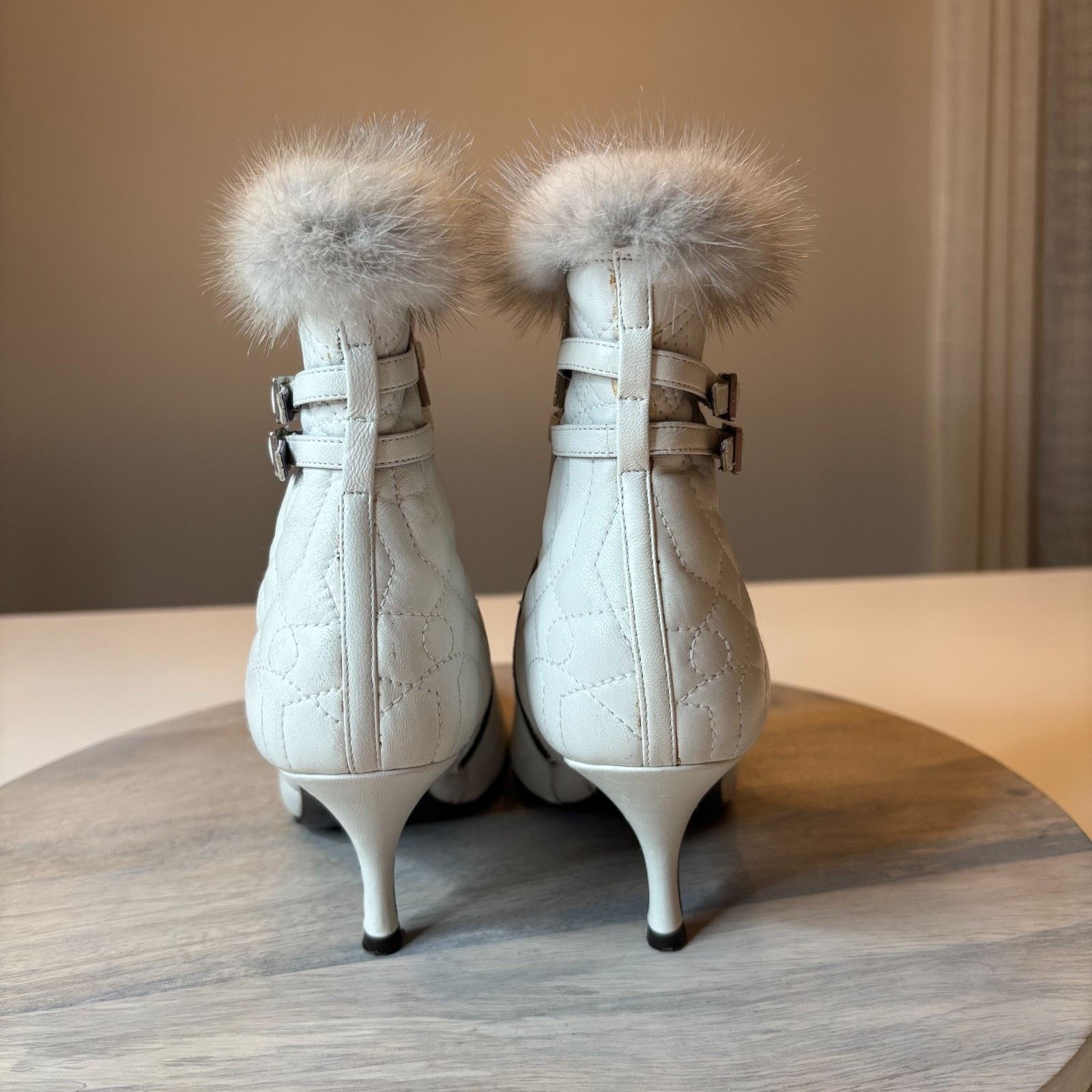 Donald Pliner Donald Pliner White Quilted Leather Rusha Booties Size 6 M Size US 6 / IT 36 - 8 Thumbnail