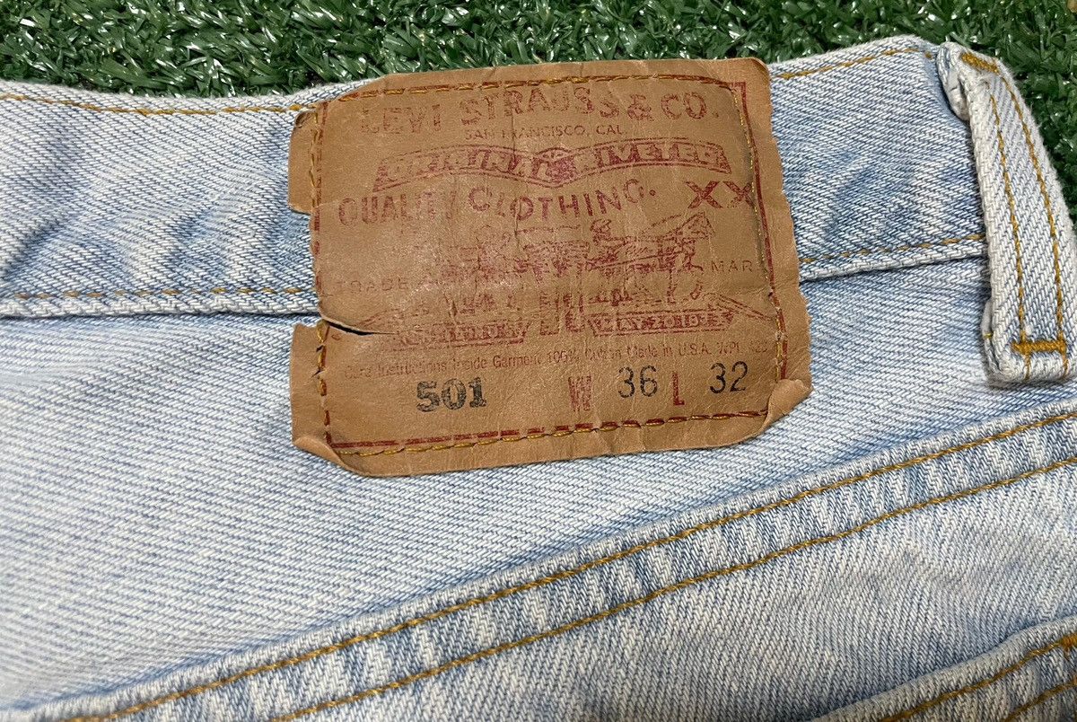 Levi's Vintage 1990s Levi’s 501XX light wash blue jeans 501-0134 Size US 36 / EU 52 - 3 Thumbnail