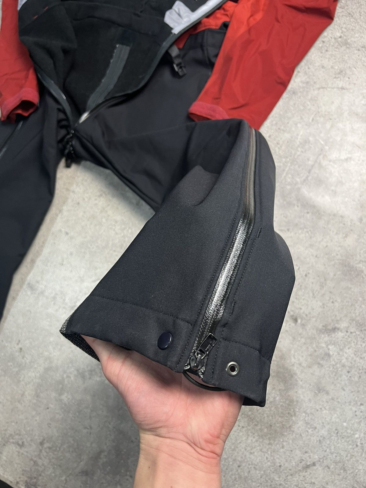 Arc'teryx Vintage Arcteryx Alpha Goretex Full Ski Suit Size M Size US M / EU 48-50 / 2 - 21 Thumbnail