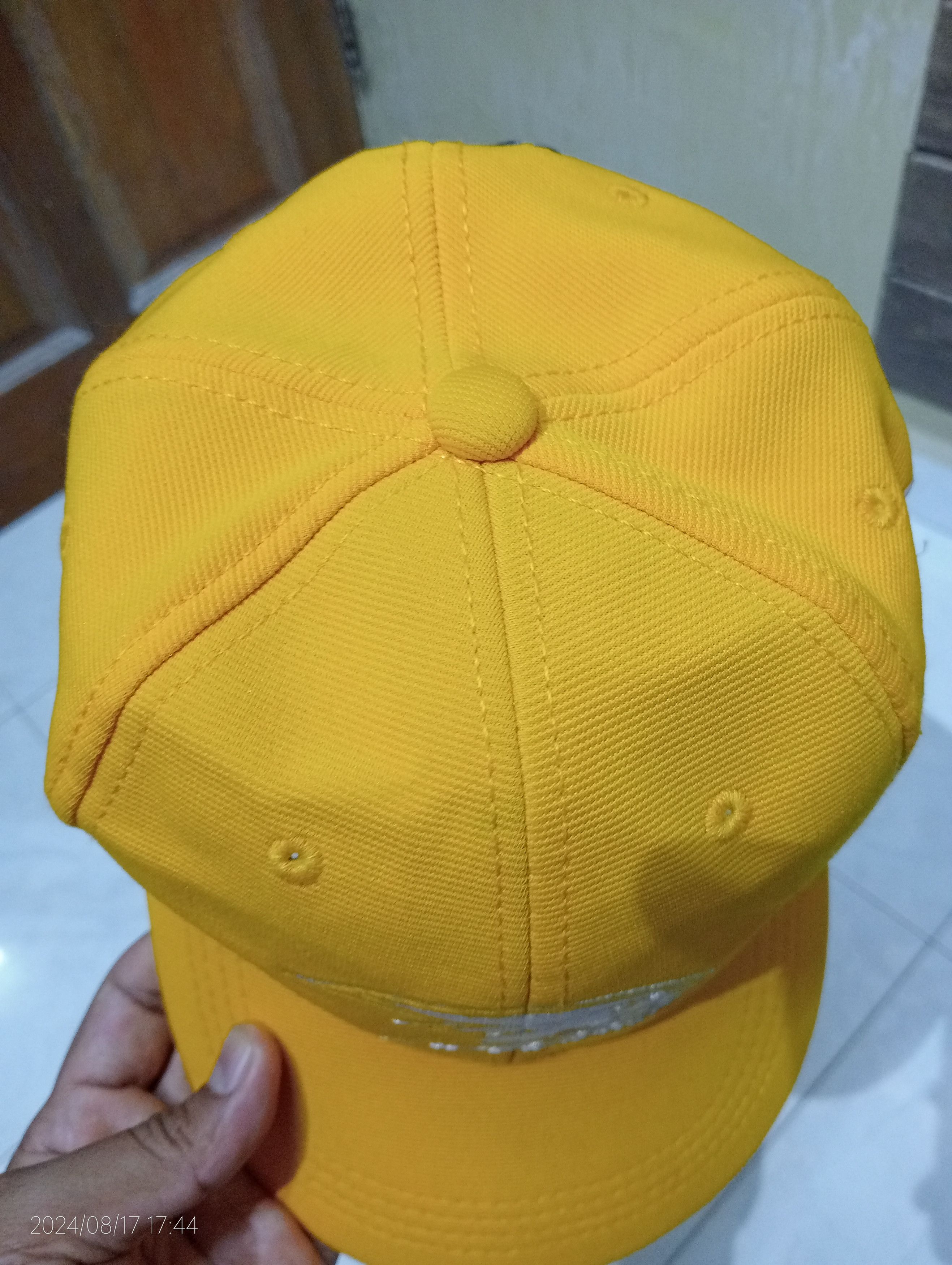 Sports Specialties Adelaide Crows Embroidery Yellow Velcro Hat Size ONE SIZE - 2 Thumbnail