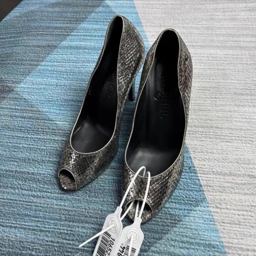 Chanel Chanel high heels size 37 Size US 6.5 / IT 36.5 - 1 Thumbnail