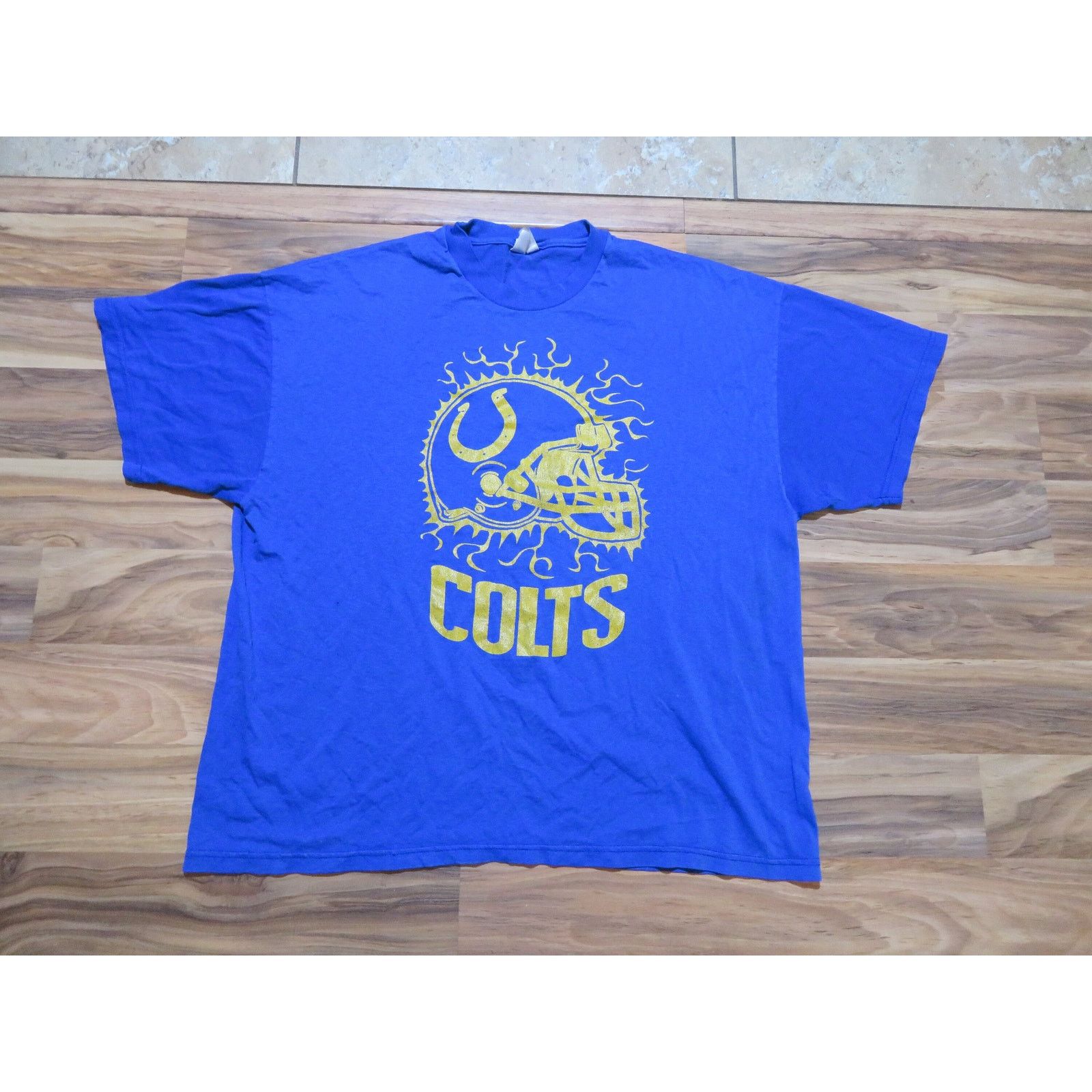 Hanes Indianapolis Colts Blue Gold Helmet T-shirt Sz XL Hanes Size US XL / EU 56 / 4 - 1 Thumbnail