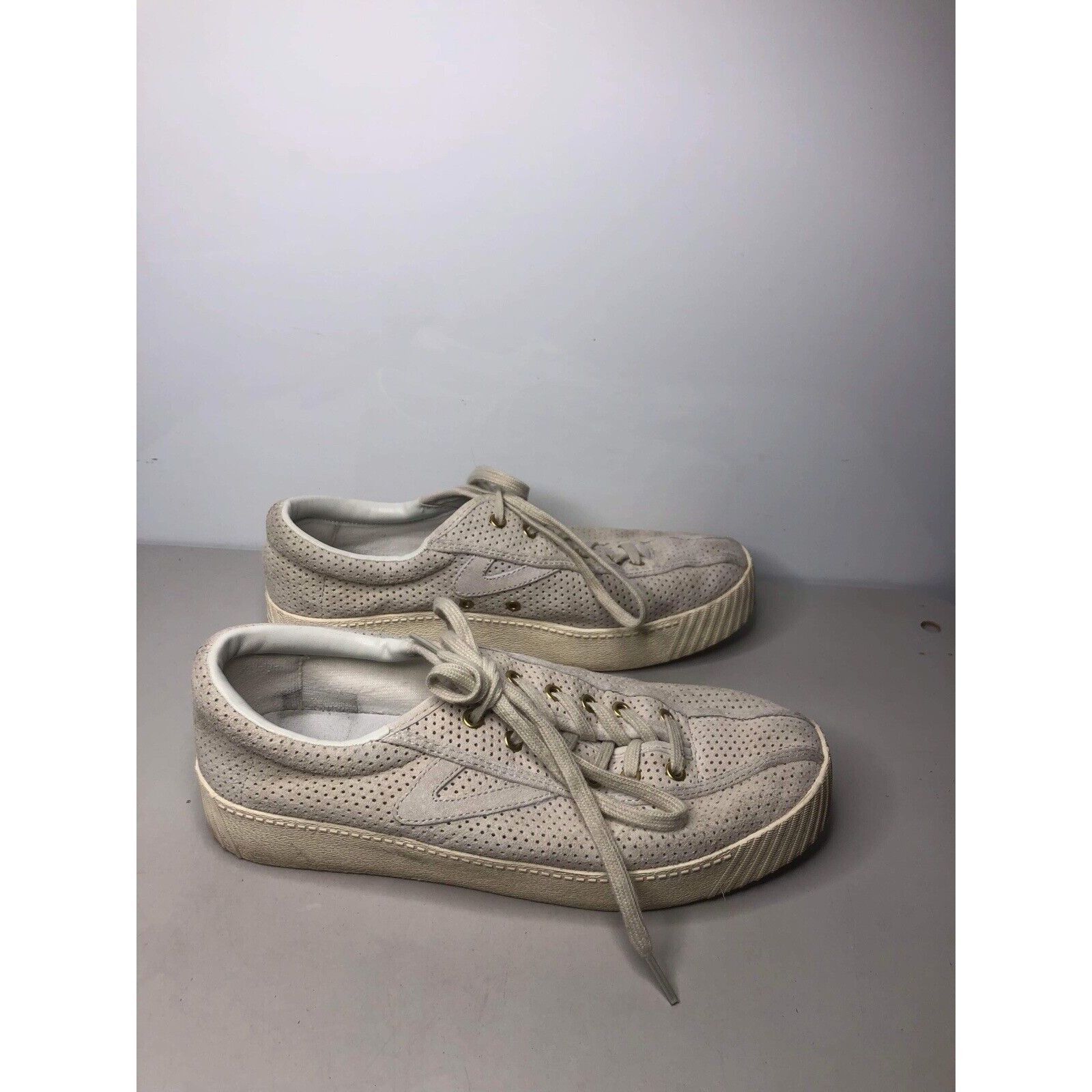 Tretorn Tretorn Nyliteplus Ivory White Perforated Lace Sneaker Shoes Size US 9 / IT 39 - 2 Thumbnail