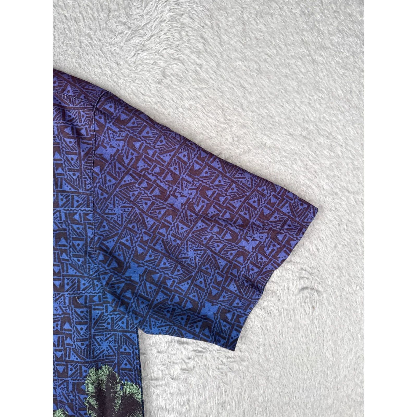 Vintage VINTAGE No Boundaries Shirt Men Medium Blue Geometric Palm Tiki Polyester Hawaiian READ Size US M / EU 48-50 / 2 - 2 Thumbnail