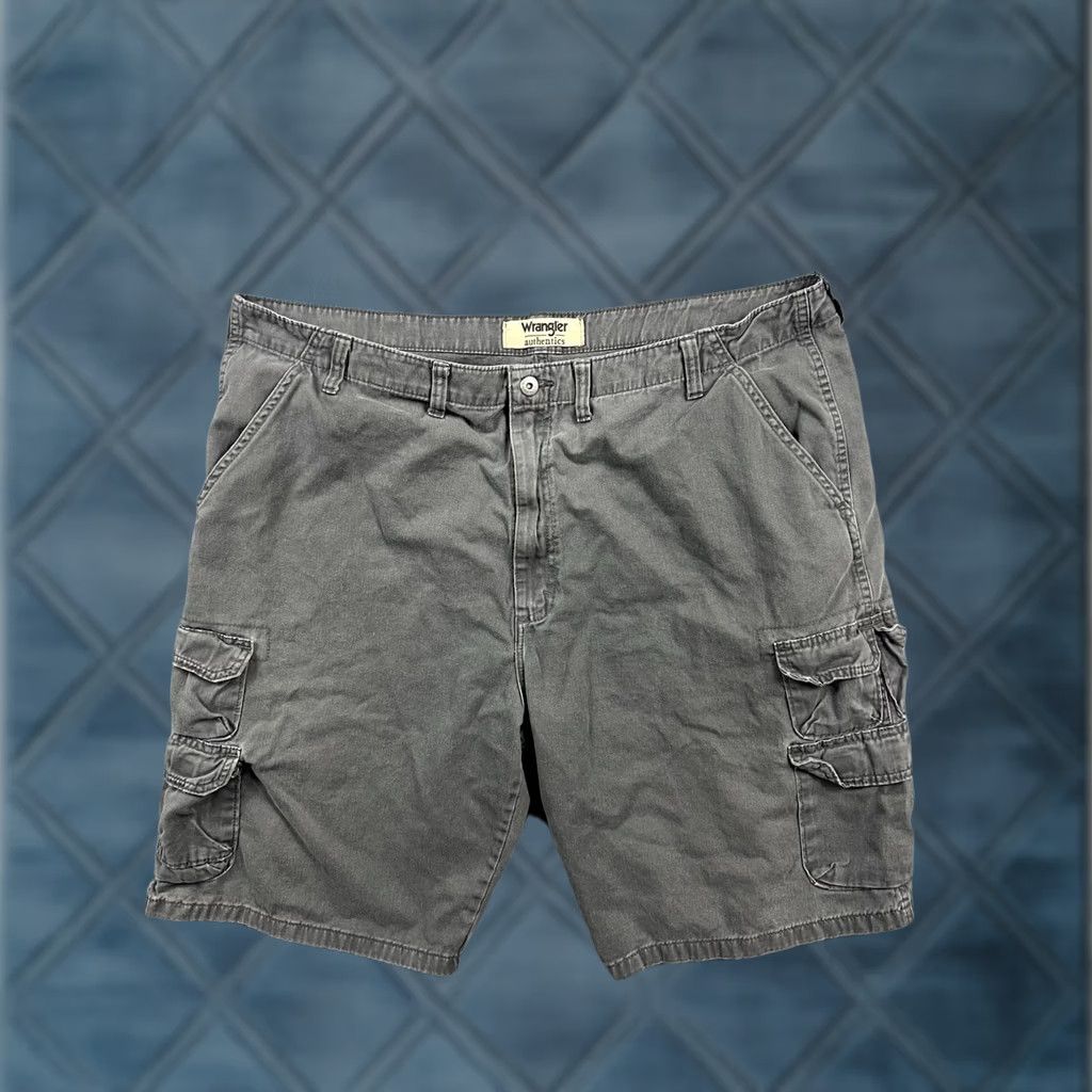 Wrangler Wrangler Mens Gray Cargo Short Wisconsin? Size US 44 / EU 60 - 1 Thumbnail