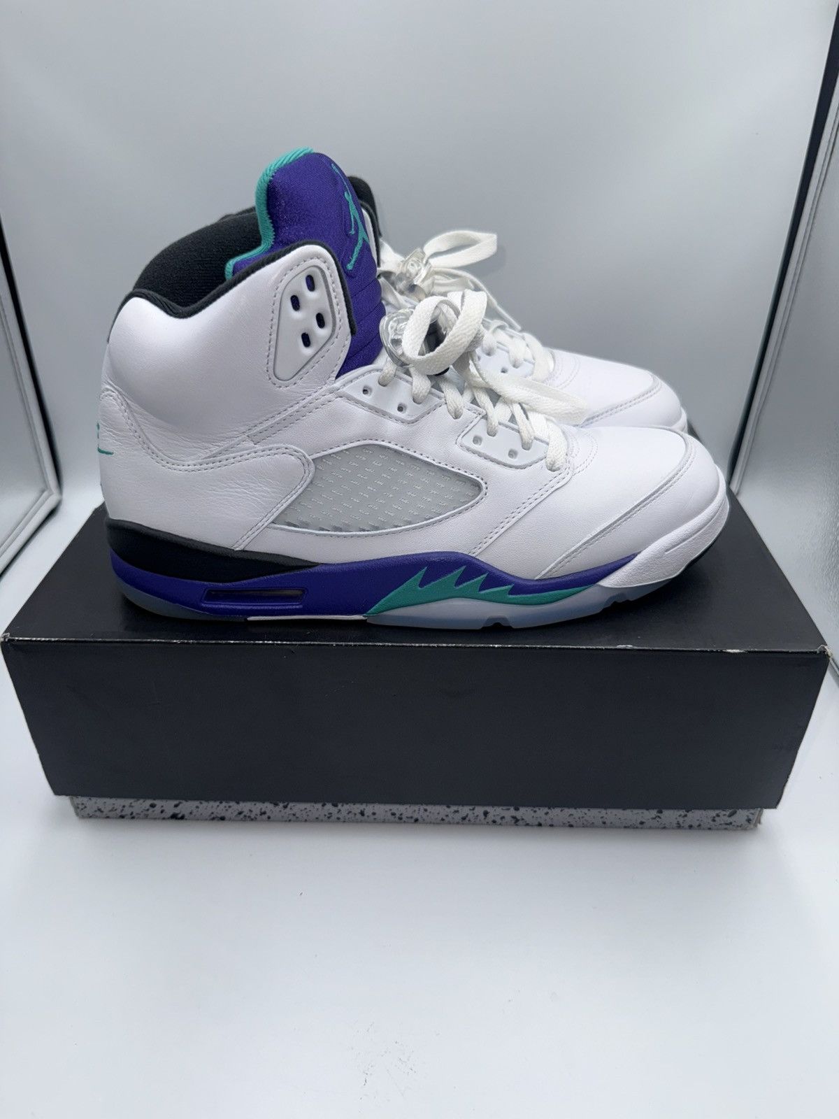 Jordan Brand Air Jordan 5 “Grape” | Size 9.5 OG Box | Excellent Condition Size US 9.5 / EU 42-43 - 1 Thumbnail