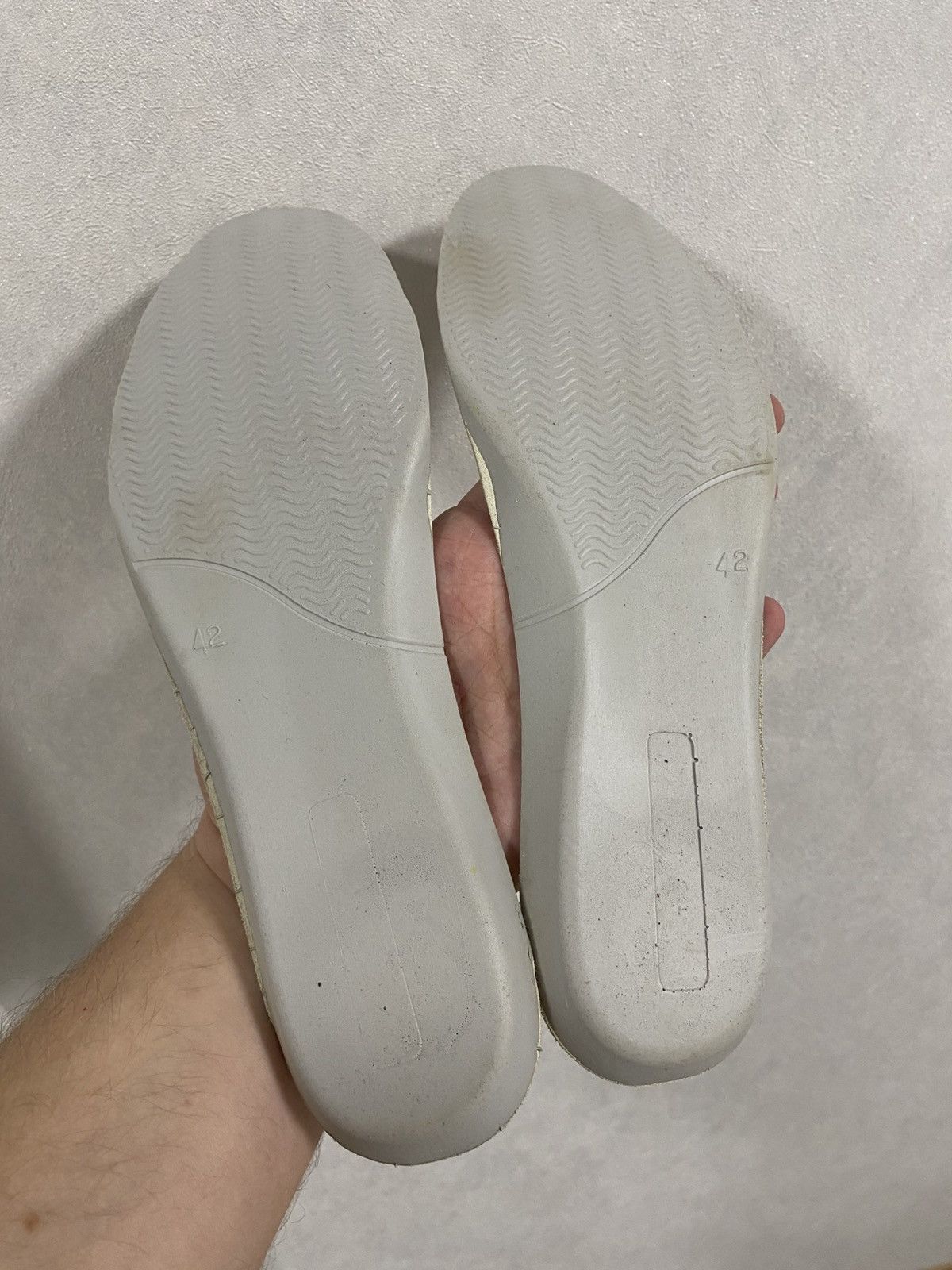 Common Projects Common Project Dirty Sneakers Size: 42 Size US 9 / EU 42 - 3 Thumbnail