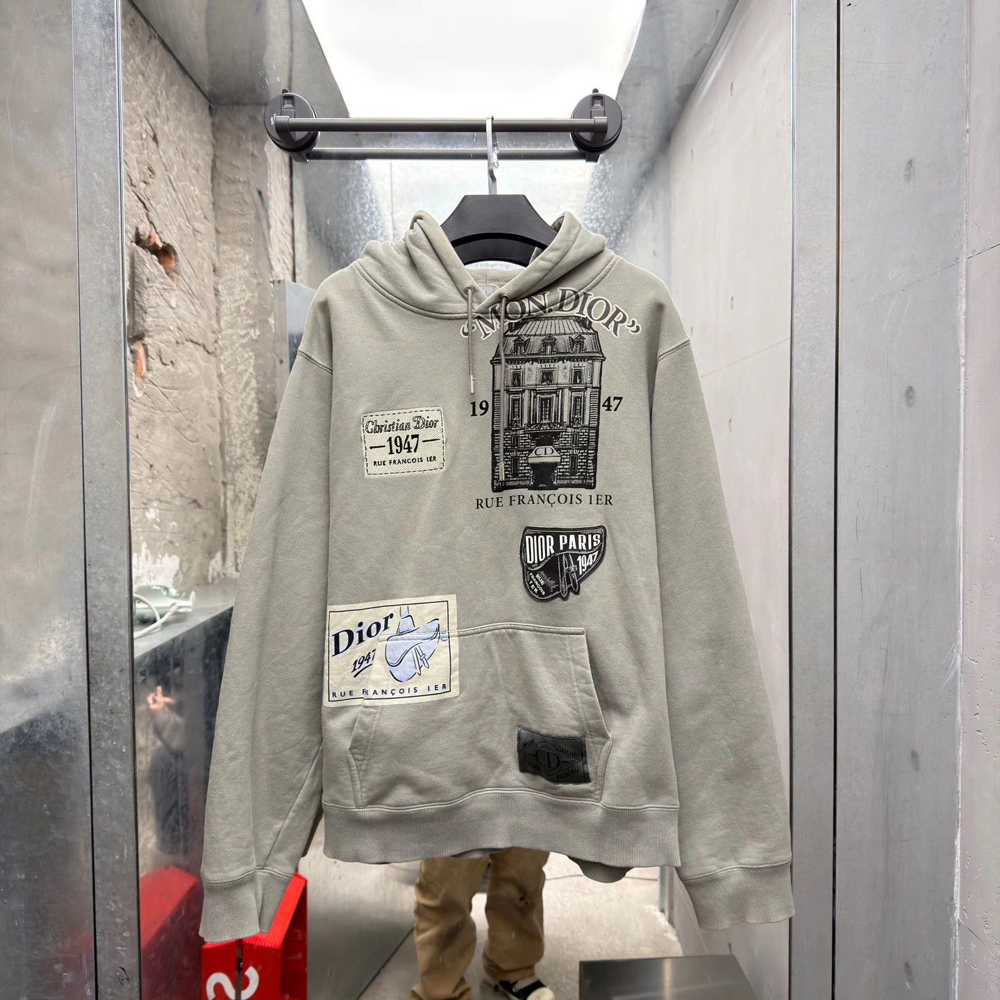 Dior Dior 1947 Badge Logo Gray Hoodie XL Size US XL / EU 56 / 4 - 1 Thumbnail