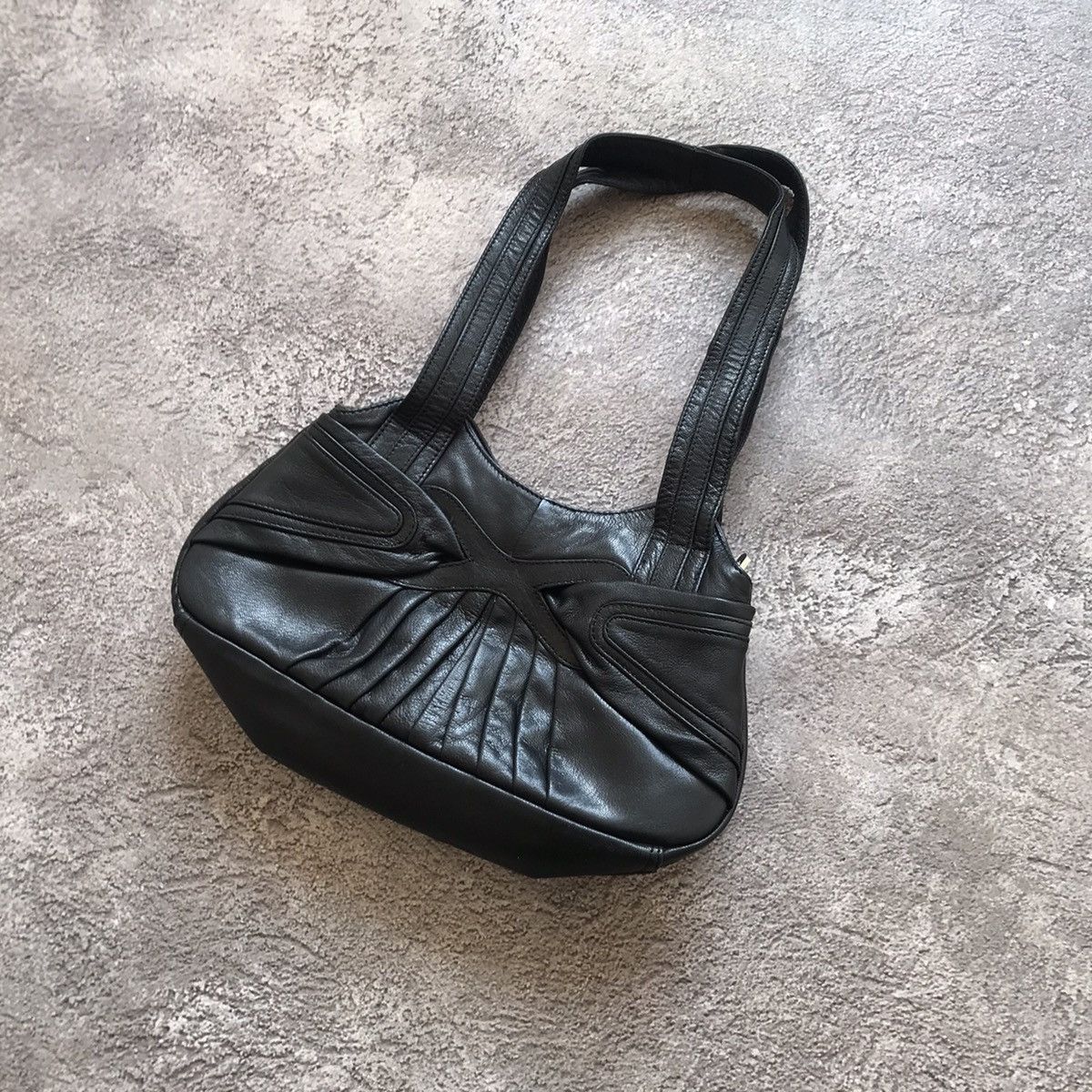 Vintage Vintage Y2K Black Leather Shoulder Bag Japanese Streetwear O Size ONE SIZE - 2 Thumbnail