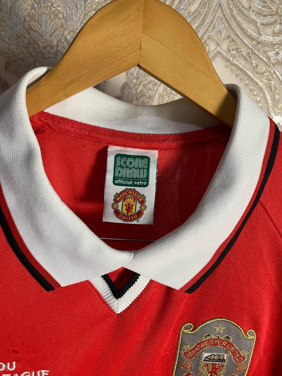 Vintage VERY RARE MANCHESTER UNITED RETRO ENGLAND SOCCER JERSEY 90s Size US M / EU 48-50 / 2 - 6 Thumbnail