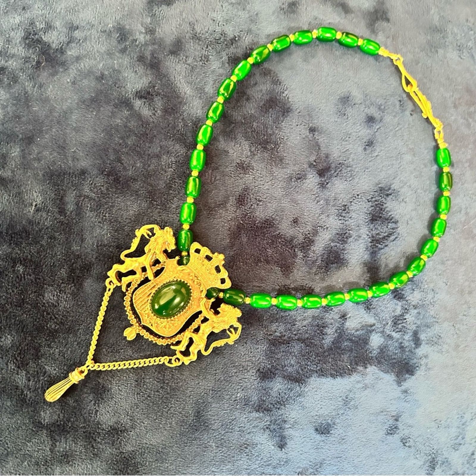 Handmade Handcrafted repurpose vintage lion crest jade necklace Size ONE SIZE - 6 Thumbnail