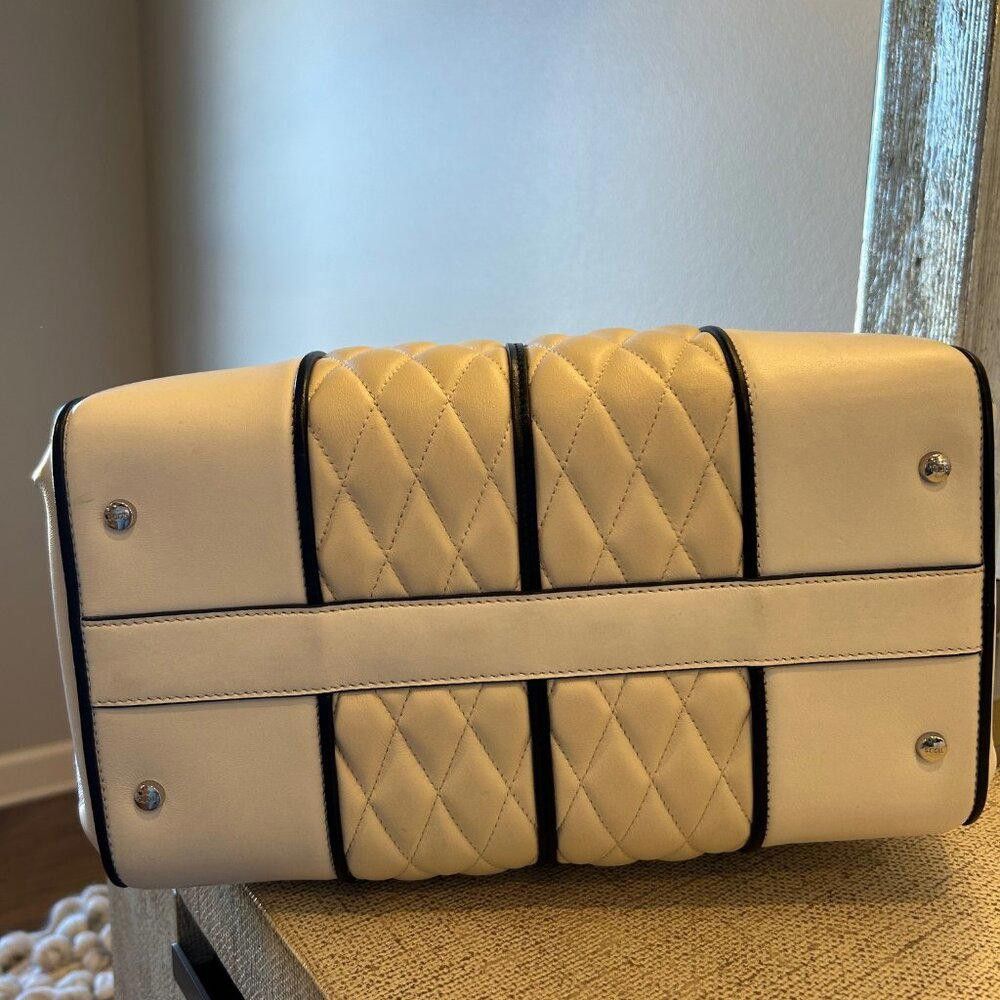 Tod's TOD's Quilted Stitch Sella Bag in Cream/White/black Trim Size ONE SIZE - 7 Thumbnail