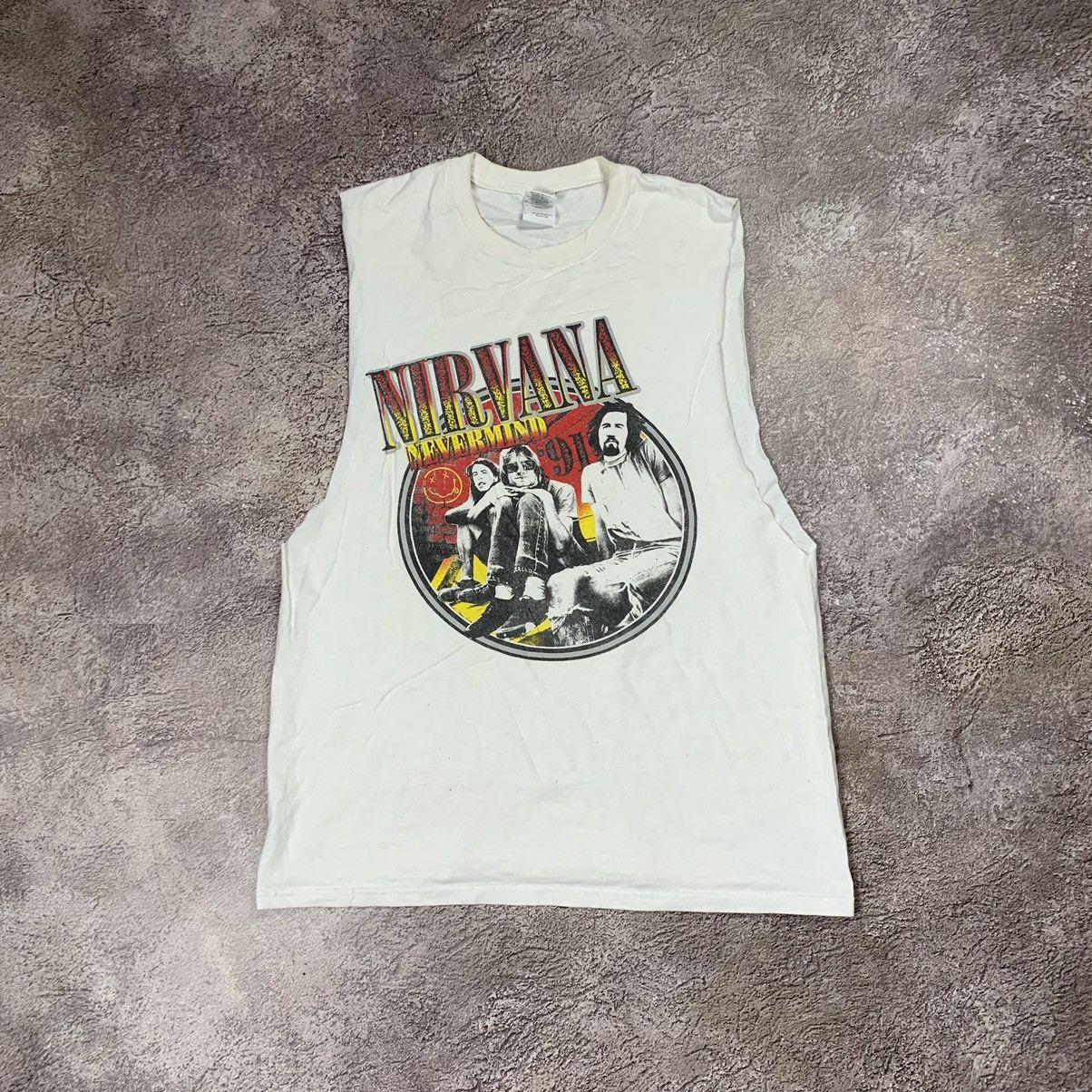 Vintage Vintage 90s Nirvana Band Tee Sun Faded Graphic Grunge Boxy L Size US L / EU 52-54 / 3 - 1 Thumbnail