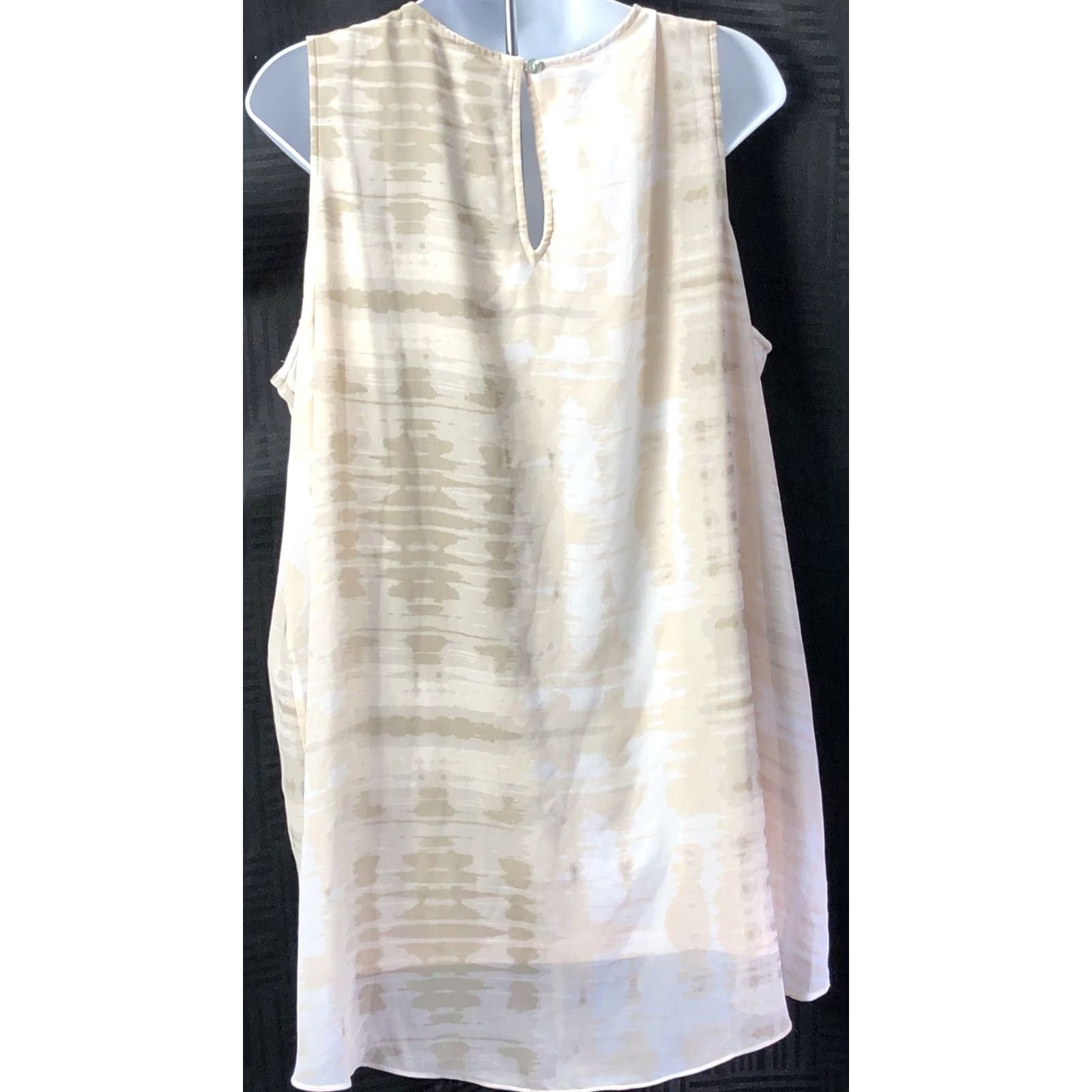 Halston Halston Sleeveless Flowy Chiffon Top 1X Beige Geometric Layered Split Front Tank Size XL / US 12-14 / IT 48-50 - 3 Thumbnail