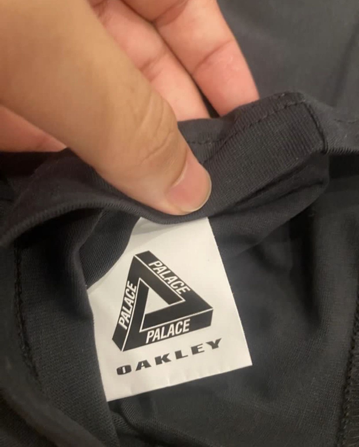 Oakley × Palace Palace oakley shirt Size US XL / EU 56 / 4 - 5 Thumbnail