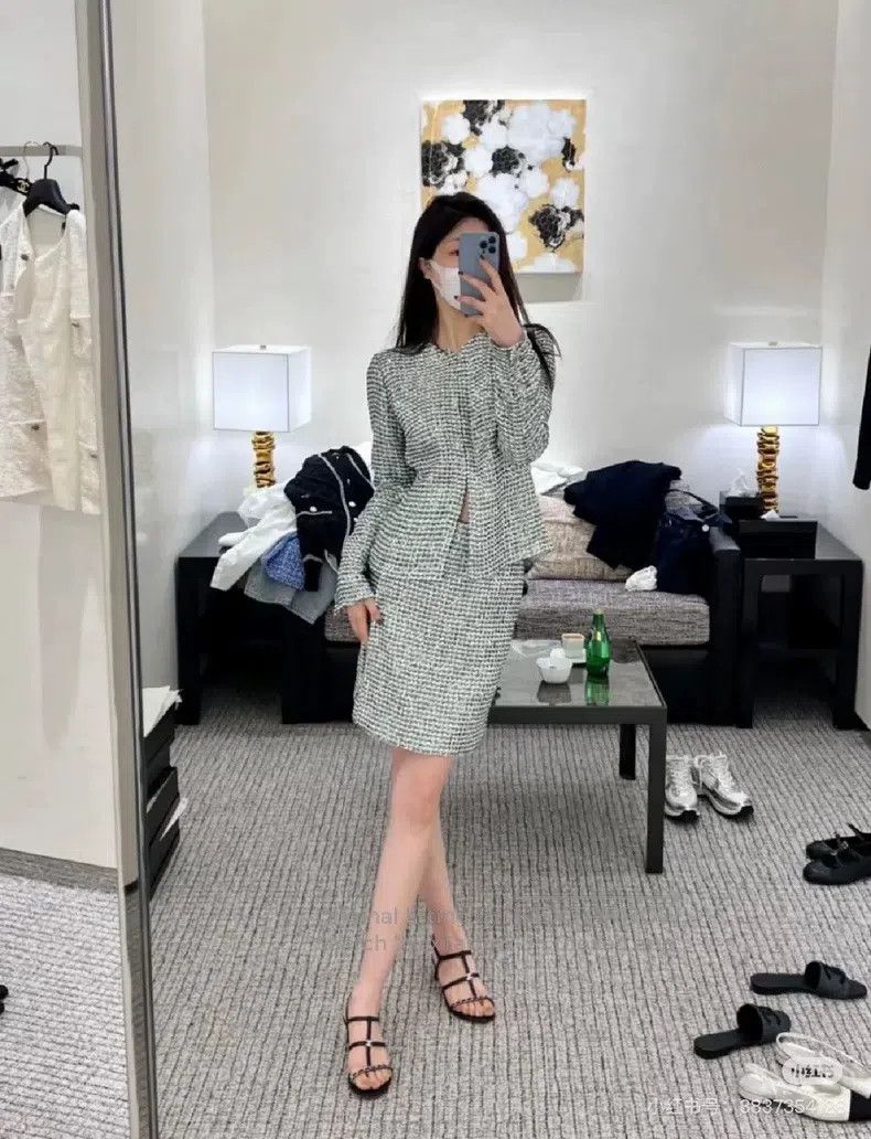 Chanel Chanel 23p preview series green and white sequin embroider Size 24" / US 00 / IT 34 - 7 Thumbnail