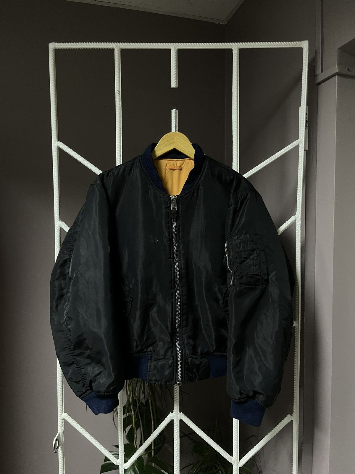 Vintage Vintage MA 1 Bomber Jacket Reversible Military Flyers Nylon Size US M / EU 48-50 / 2 - 1 Thumbnail