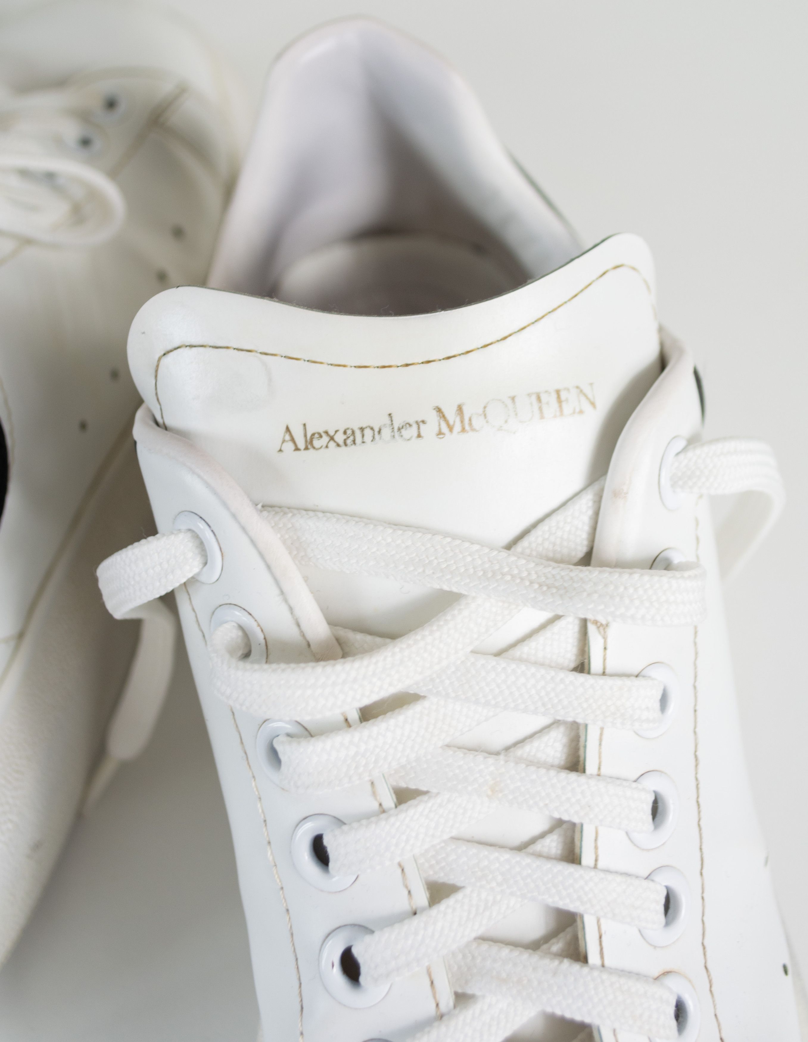 Alexander McQueen Alexander McQueen white sneakers Size US 9 / EU 42 - 12 Thumbnail