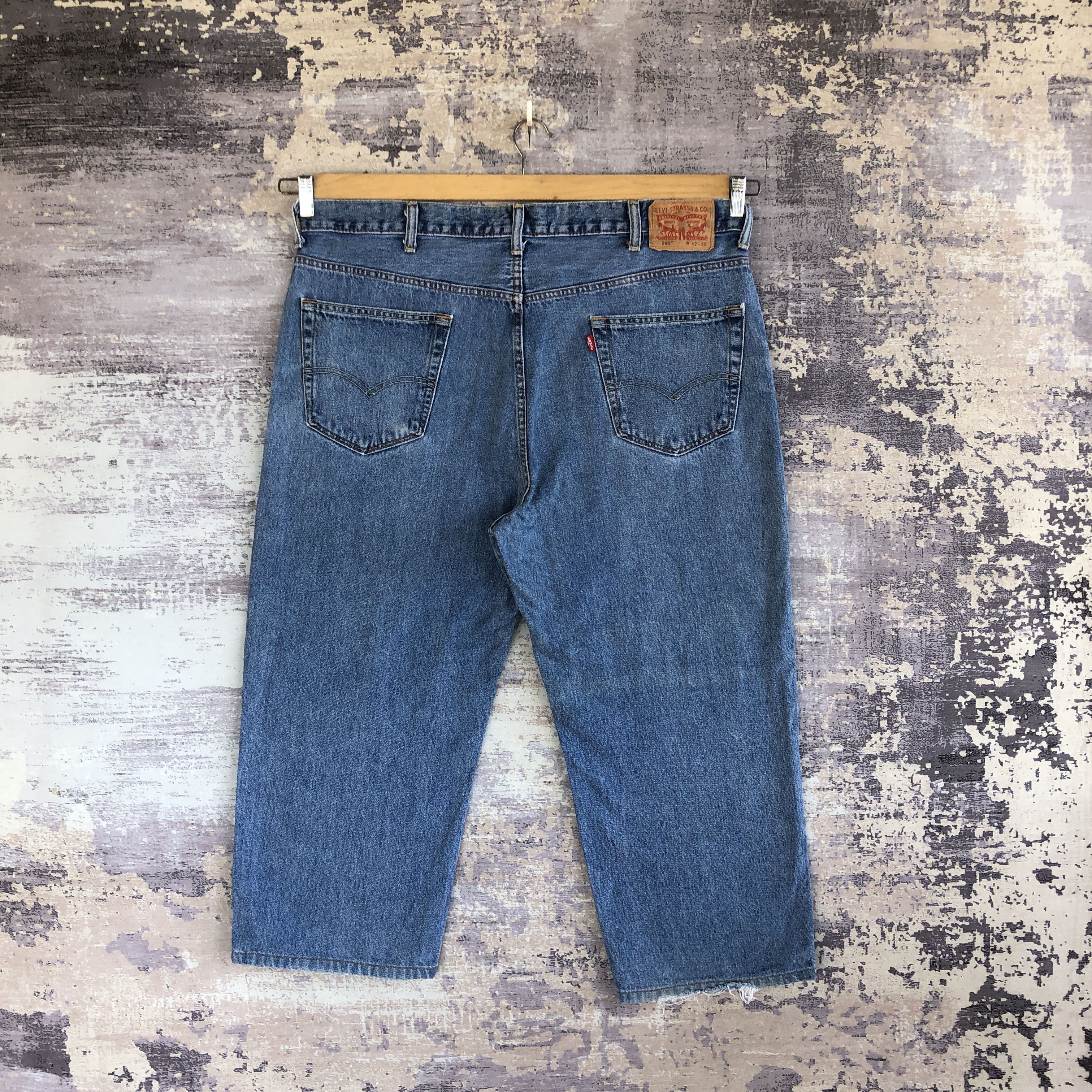 Levi's Vintage Baggy Levis Jeans Distressed Levi's 550 Faded Denim Size US 42 / EU 58 - 2 Thumbnail