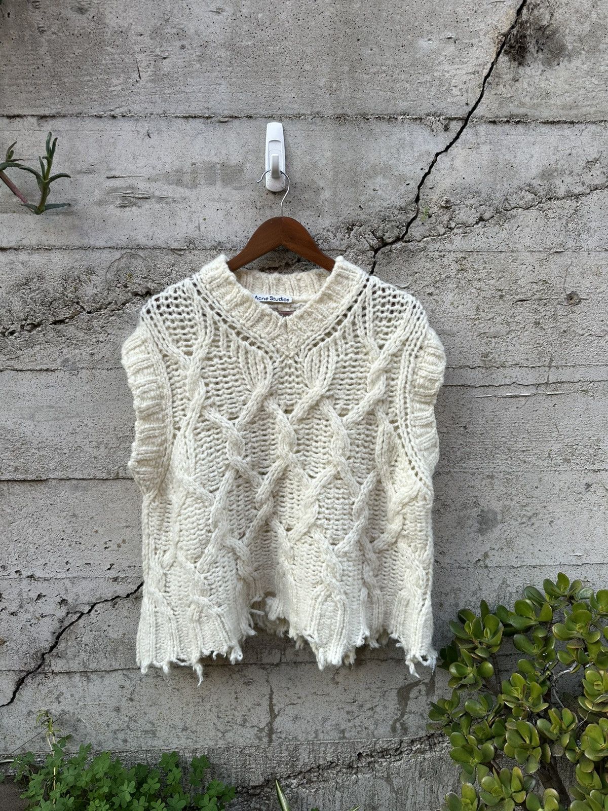 Acne Studios RARE GRAIL Acne Studios Italian intricate sweater vest Size US L / EU 52-54 / 3 - 2 Thumbnail