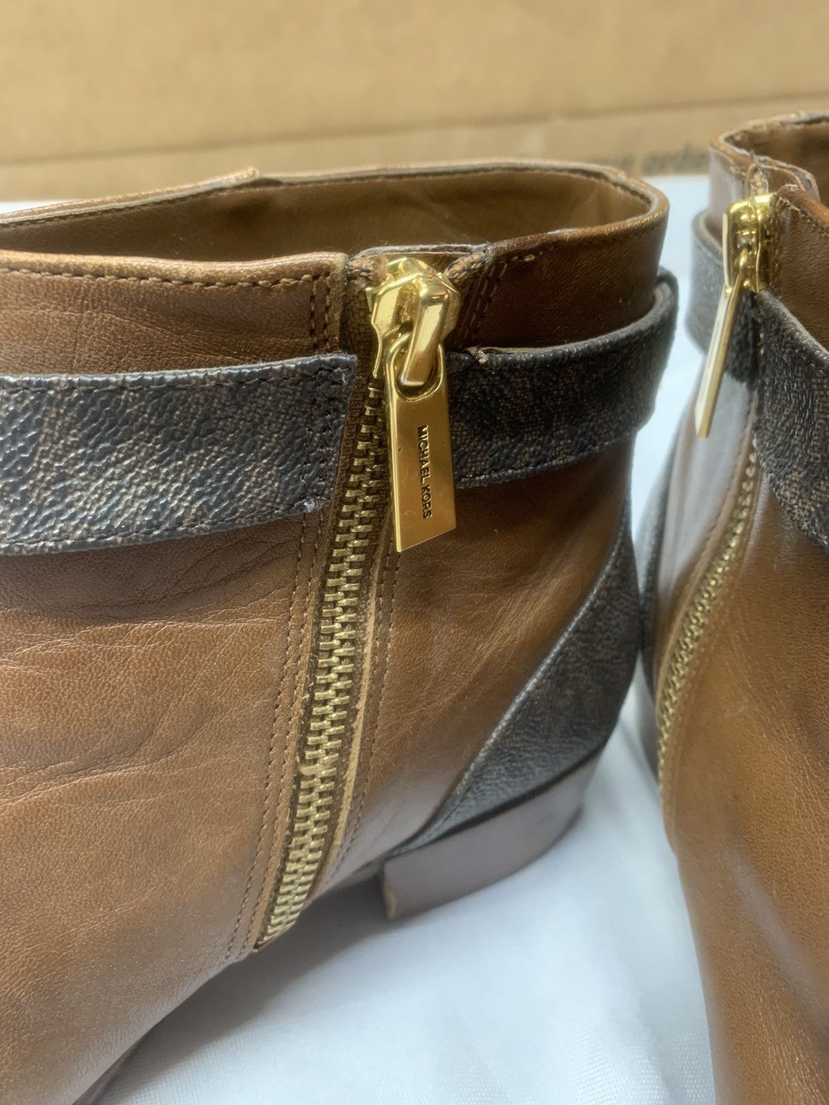 Michael Kors Michael Kors | The Ultimate Chic Leather Ankle Bootie Size US 6 / IT 36 - 3 Thumbnail