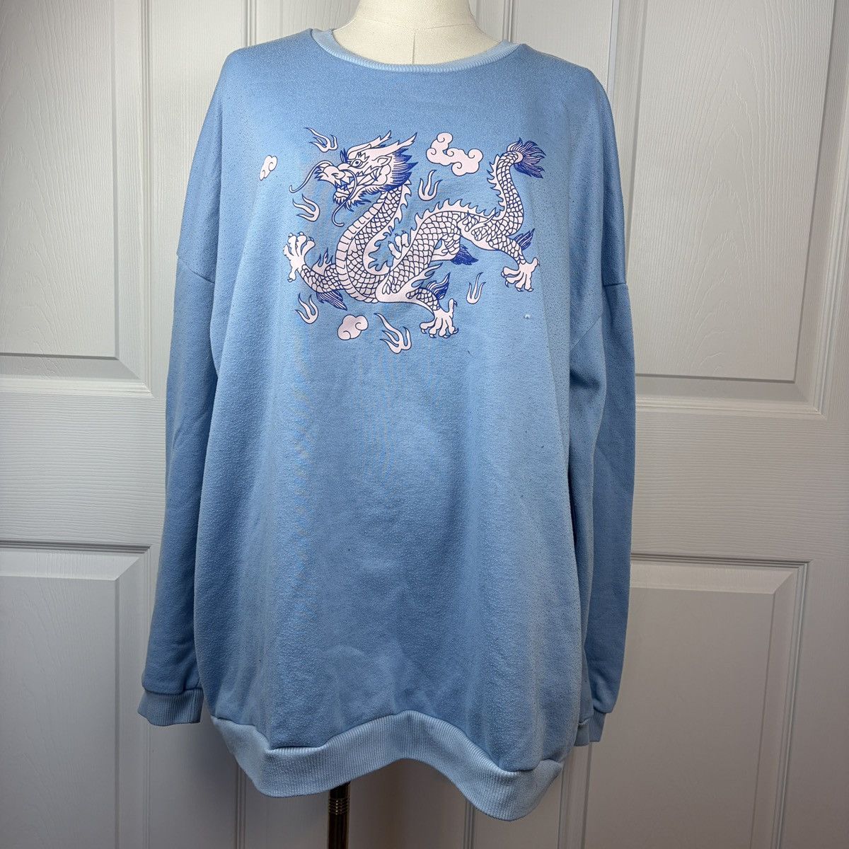 Shein SHEIN blue dragon graphic crewneck Size S / US 4 / IT 40 - 1 Thumbnail
