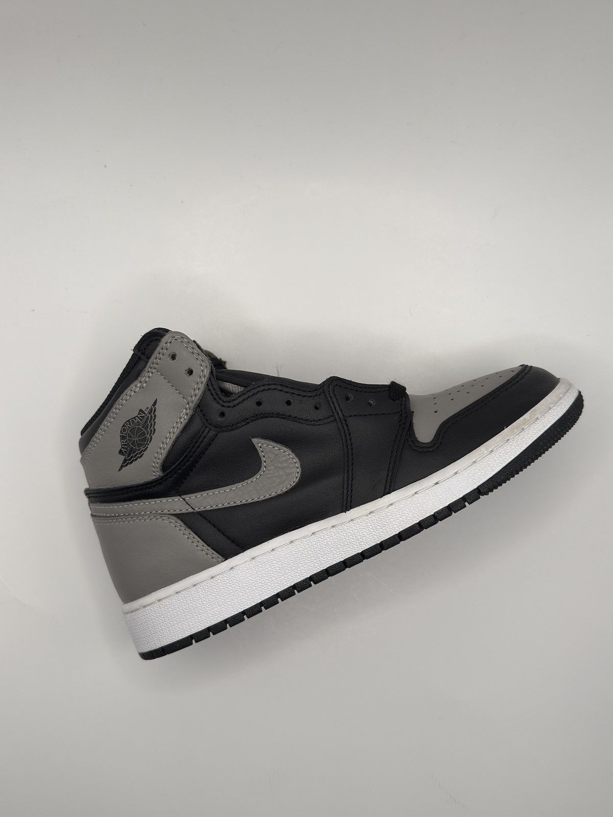 Jordan Brand Jordan 1 Retro High Og Shadow 2018 5.5 Y Size US 5.5 / EU 38 - 1 Thumbnail