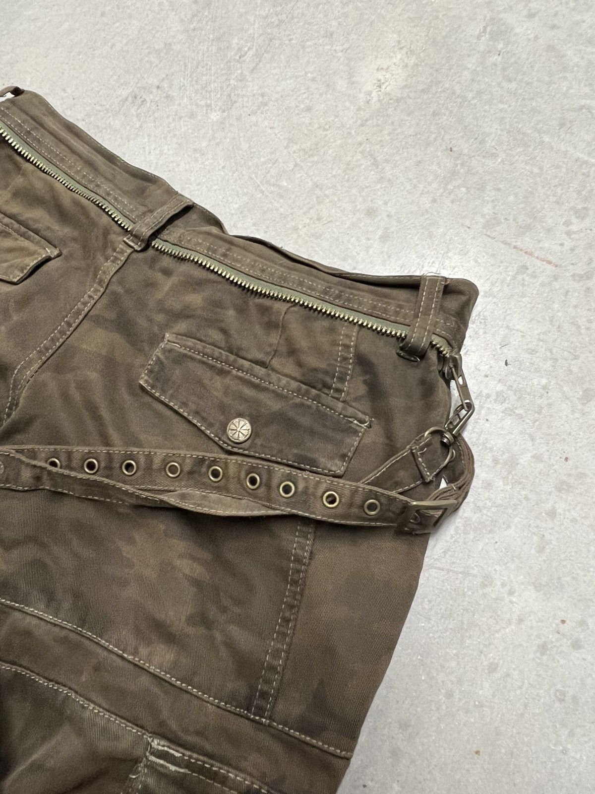 Japanese Brand Camo Cargo Bondage pants Size US 30 / EU 46 - 5 Thumbnail
