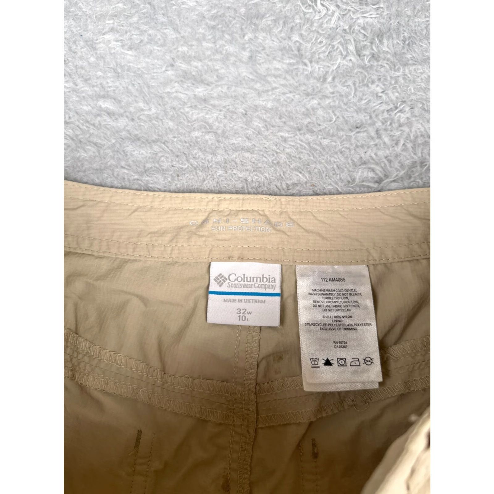 Vintage Columbia Mens Cargo Shorts 32 Beige Nylon Cotton 100% Nylon Hike Camp Hiking Fishing 32x10 Casual Pockets Logo Zip Waist 32 Size US 32 / EU 48 - 7 Thumbnail