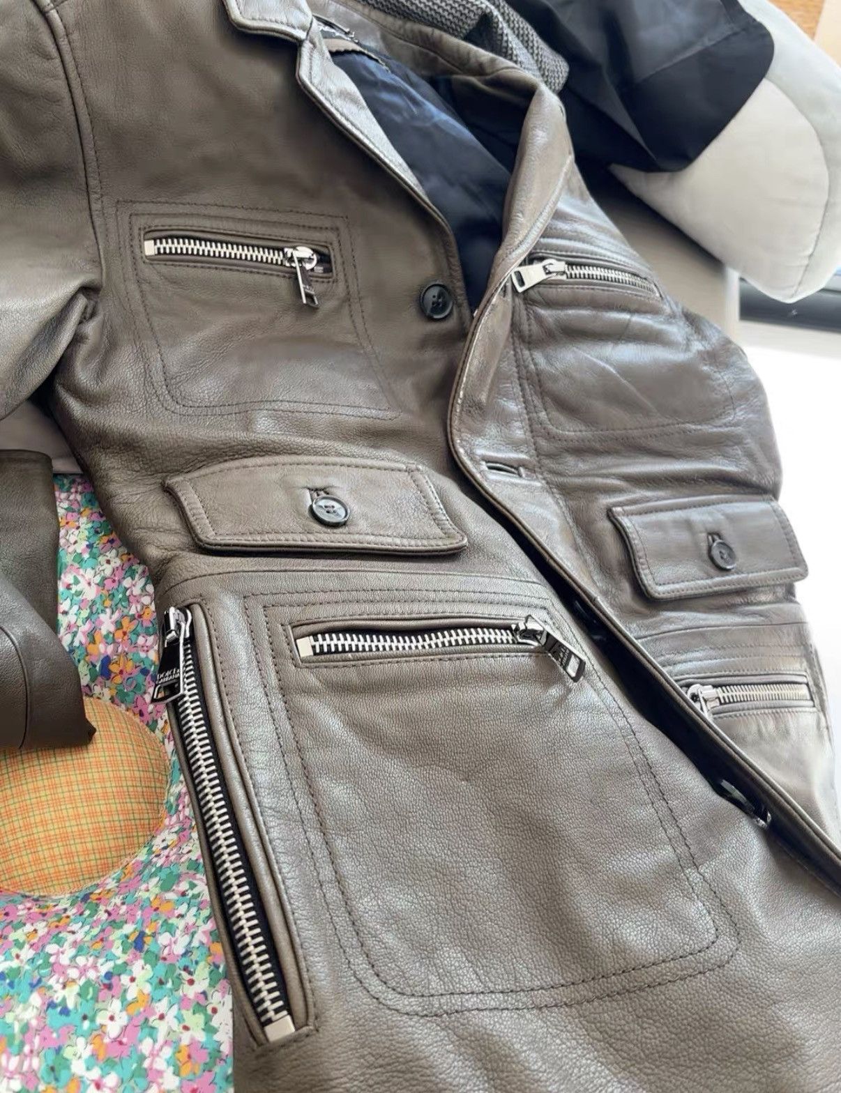 Dolce & Gabbana Dolce & Gabbana Mainline Safari Leather Jacket J2 Size US S / EU 44-46 / 1 - 9 Thumbnail