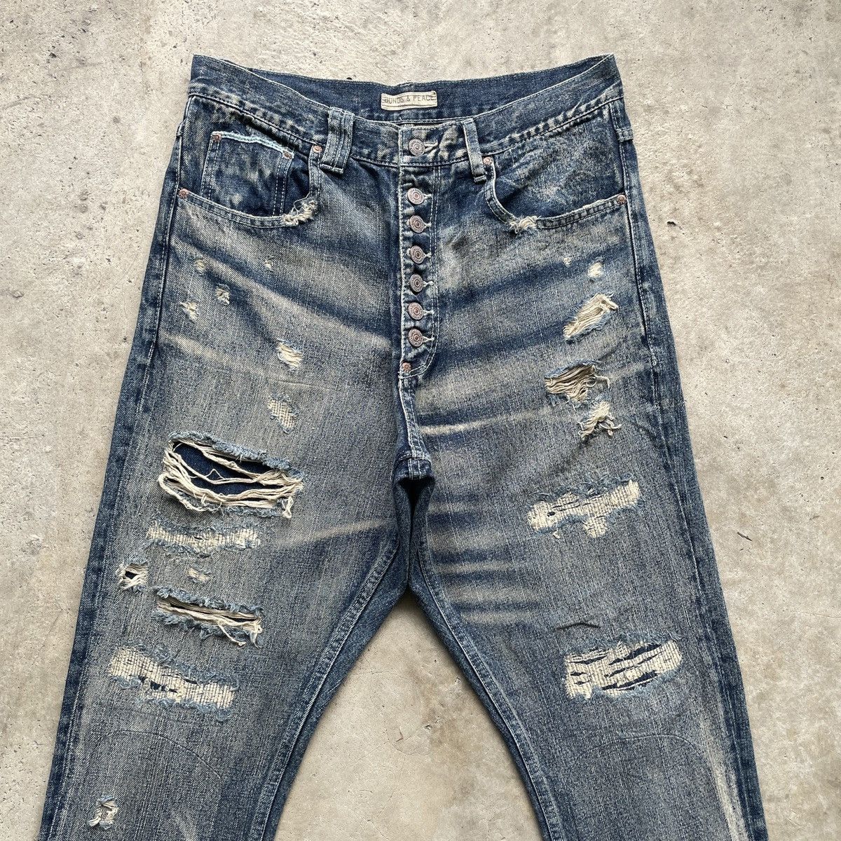 Japanese Brand Rare Vintage Bonds & Peace Distressed Faded Jeans Pants W31 Size US 31 - 3 Thumbnail