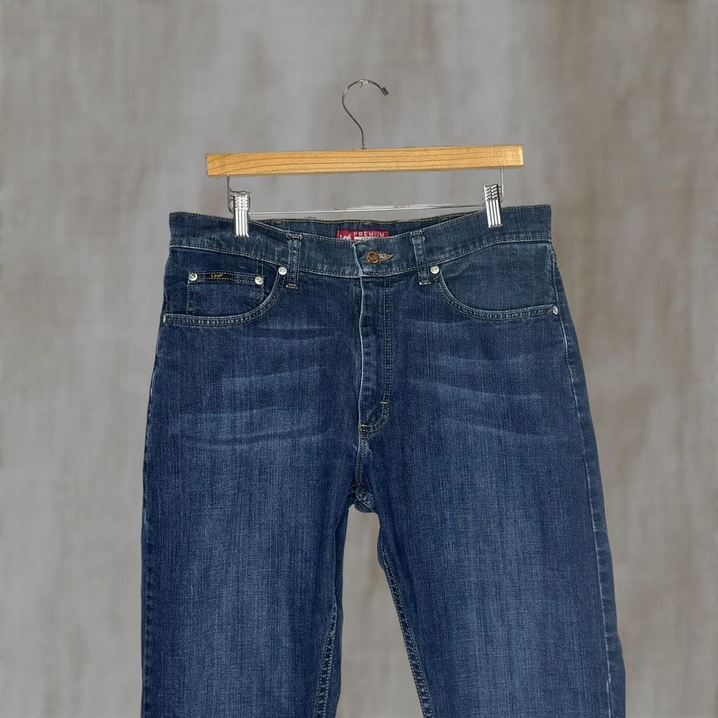 Lee Lee Premium Select Regular Fit Straight Leg Jeans Womens 32x28 Blue Denim Button Closure Pants Casual Everyday Mens? Women? Size 24" / US 00 / IT 34 - 1 Thumbnail