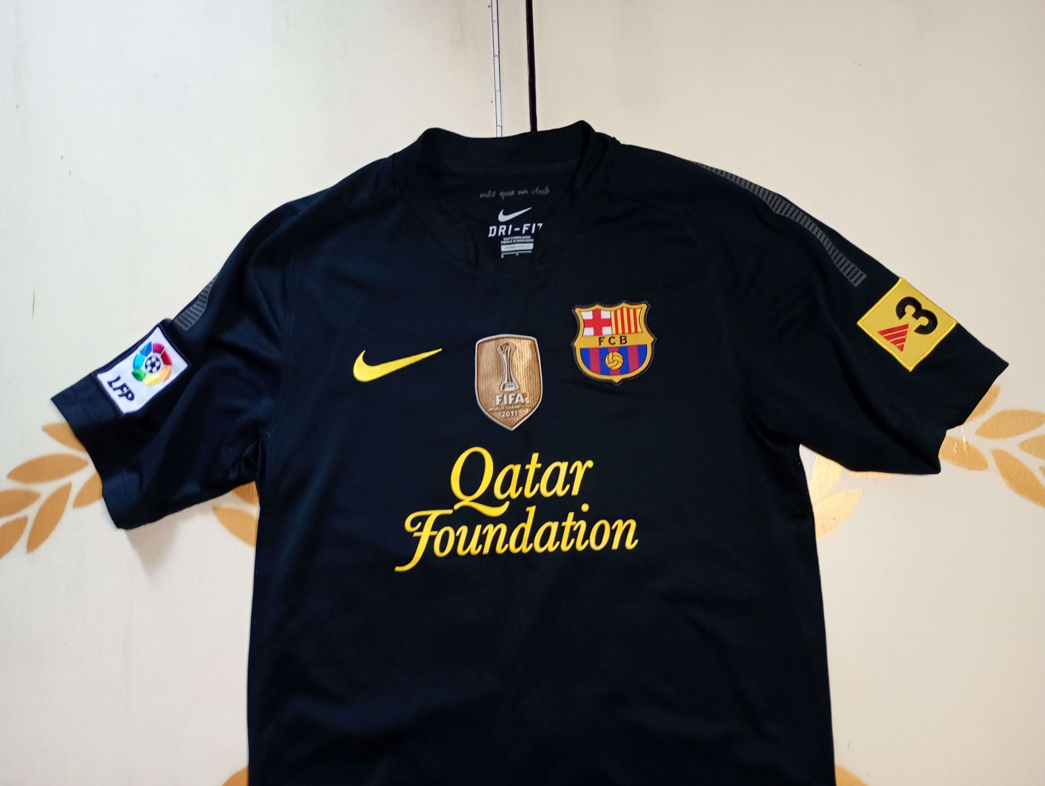 Nike Nike Barcelona FC Away Jersey 10 Messi 2011-2012 Size US S / EU 44-46 / 1 - 5 Thumbnail