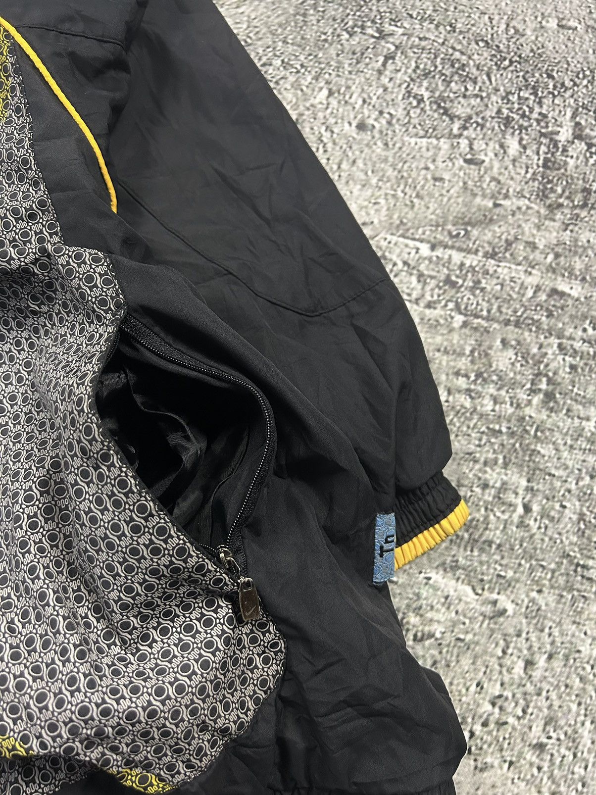 Nike × Vintage Nike TN track jacket nylon vintage drill Y2K black yellow Size US M / EU 48-50 / 2 - 9 Thumbnail
