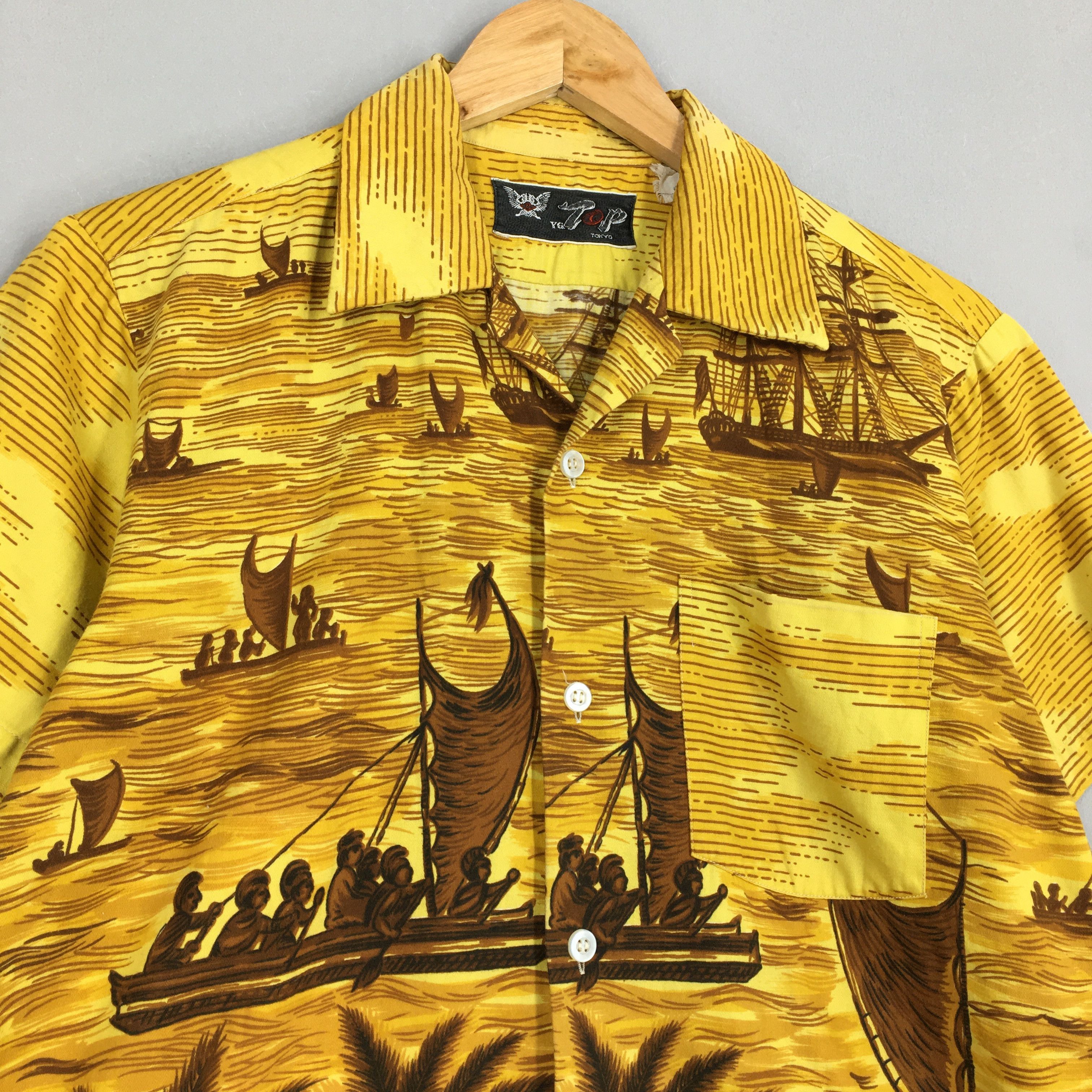 Other Hawaiian Coconut Tree Ocean View Yellow Button Up Medium Size US M / EU 48-50 / 2 - 3 Thumbnail