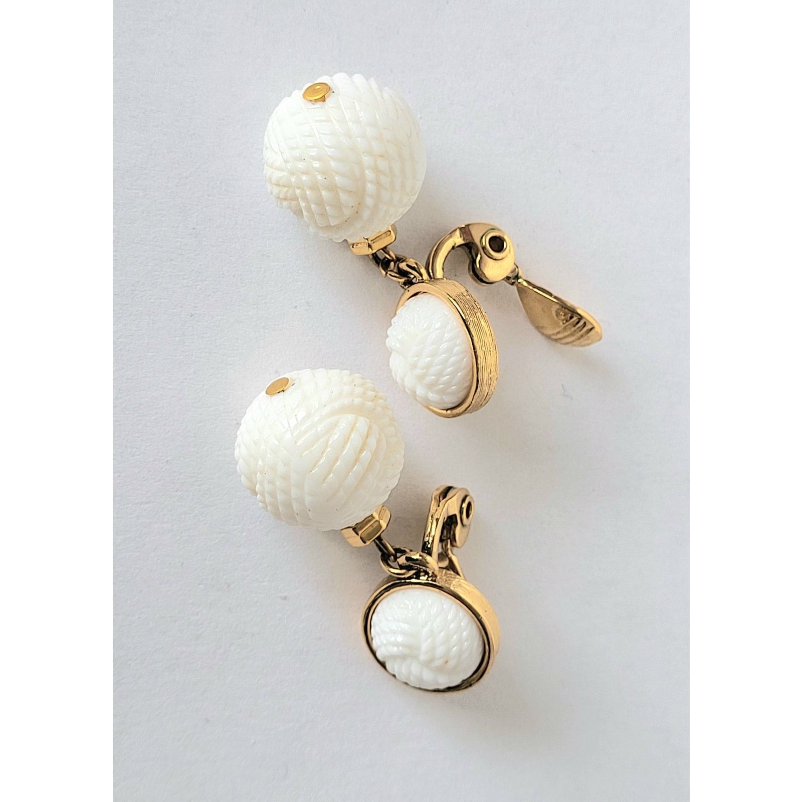 Monet Monet Set Earrings Necklace Monkey Paw White Gold Clip-On Size ONE SIZE - 4 Thumbnail