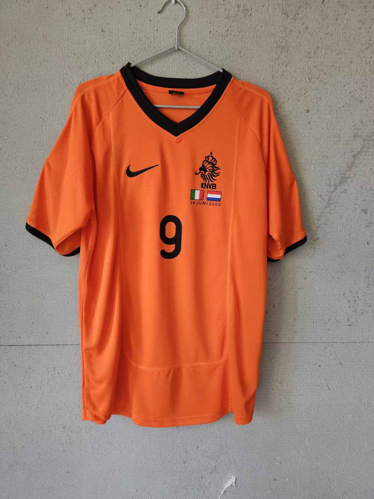 Other 2000 Netherlands #9 Patrick Kluivert Jersey Size US S / EU 44-46 / 1 - 2 Thumbnail