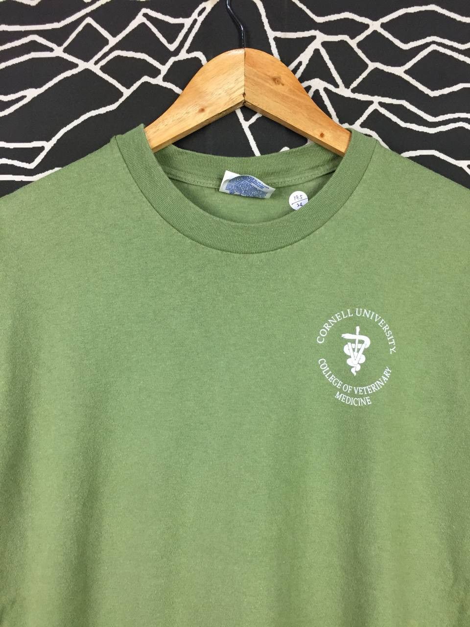 Hanes × Vintage Vtg Cornell University College Of Veterinary Medicine Tee Size US M / EU 48-50 / 2 - 7 Thumbnail