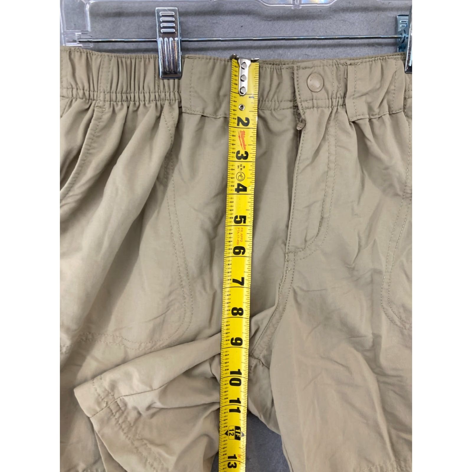Vintage Columbia Womens Shorts Cargo Hiking Beige Small 28in Inseam 5in Nylon Shorts Value/Outdoor Activewear 90s? No Decade - Adult Small Beige Cargo Pocket Size 28" / US 6 / IT 42 - 4 Thumbnail