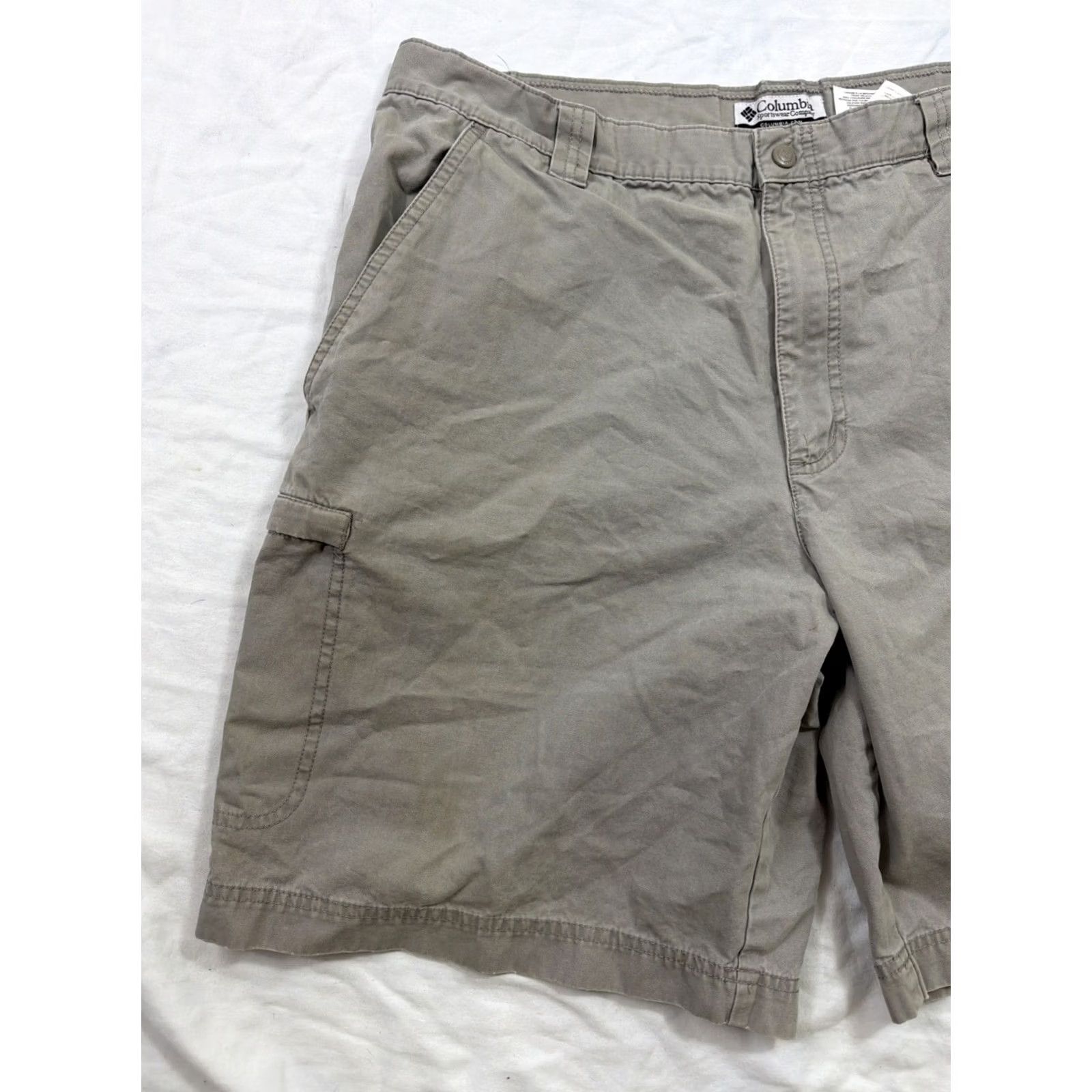 Vintage Columbia Cargo Shorts Mens 38x9 Gray Cotton Canvas Cargo Pocket Zip Flat Front Regular Rise 9in Sz 38 Shirt? Size US 38 / EU 54 - 2 Thumbnail