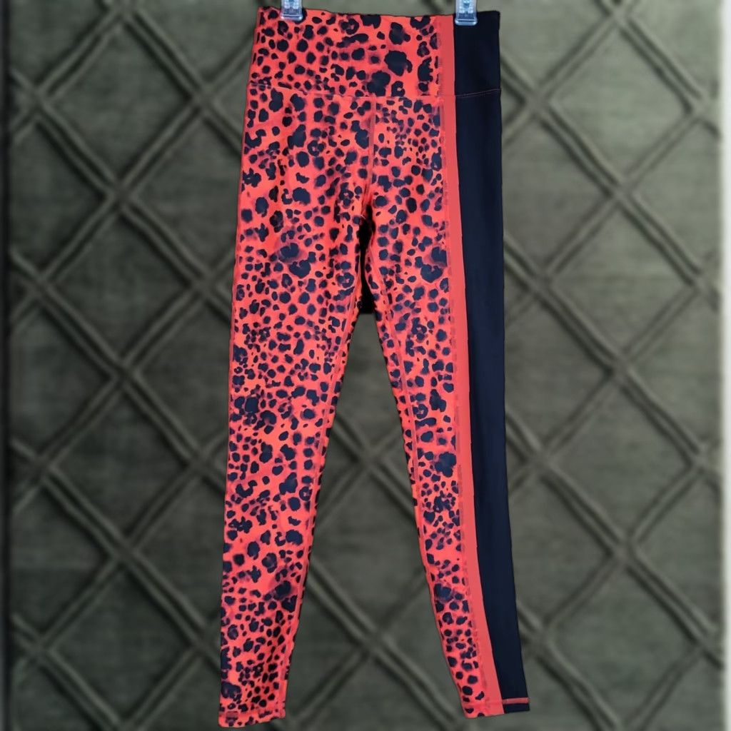 Betsey Johnson Betsey Johnson Leggings Performance Red & Black Leopard Print XS Women Leggings Skinny Ankle Activewear Womens XS Leopard Red Black Size 26" / US 2 / IT 38 - 1 Thumbnail