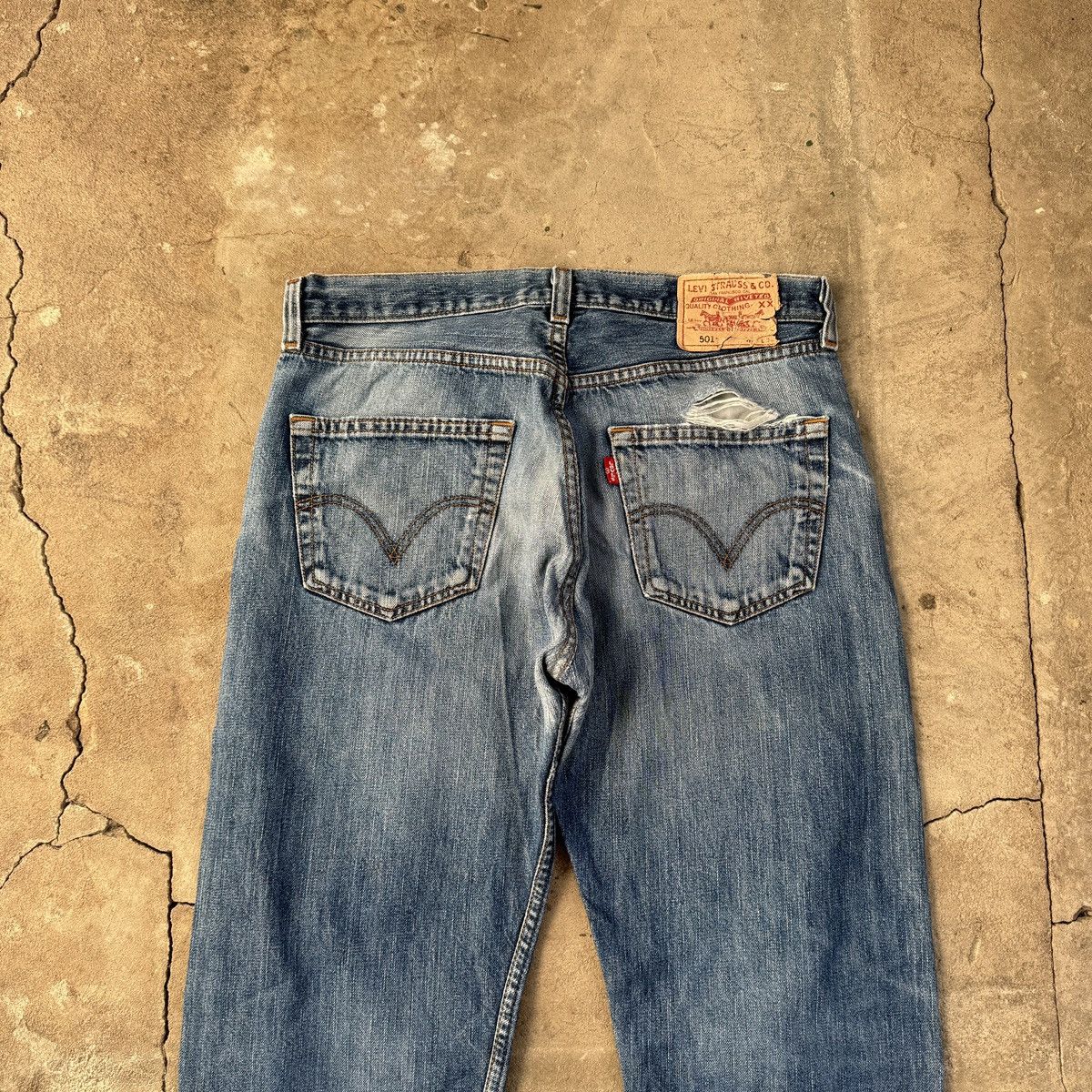 Levi's × Vintage Vintage Y2K Levis 501 Distressed Denim Size US 33 - 7 Thumbnail