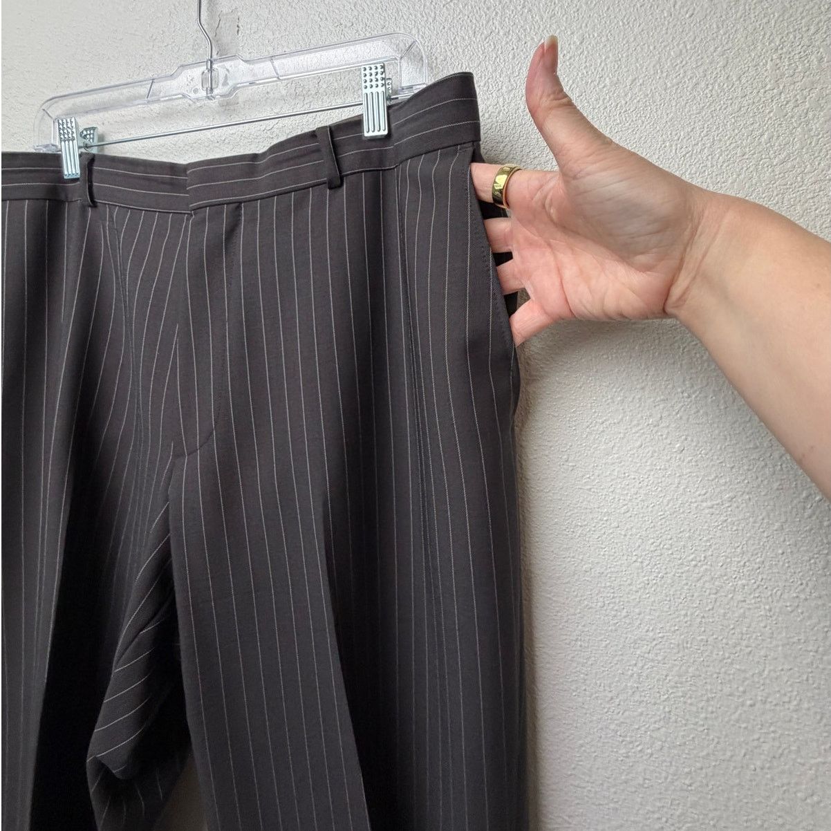 Hugo Boss Hugo Boss Black Pinstripe Wool Mohair 2 Pc Suit Men’s 46R Size 46R - 14 Thumbnail